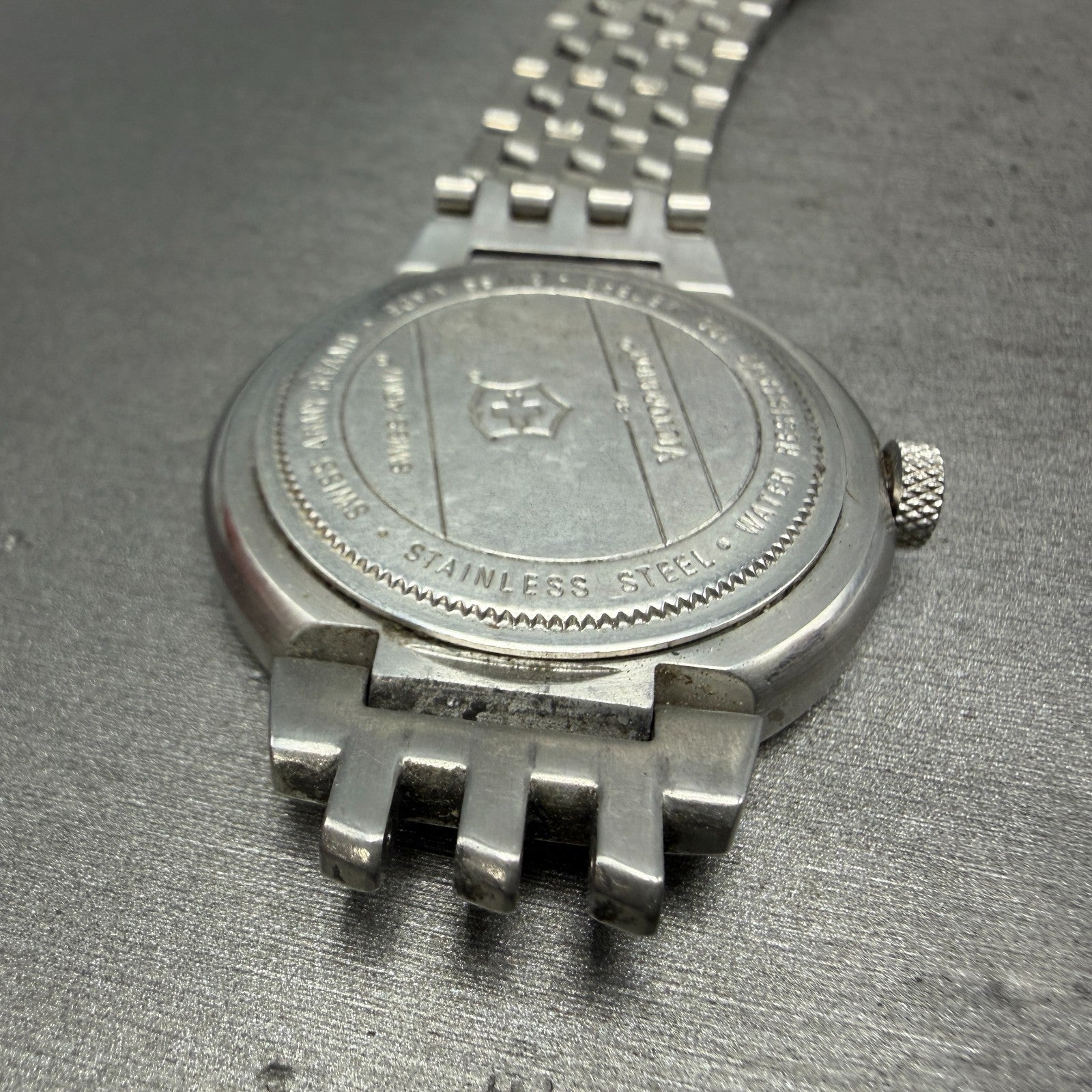 Victorinox Swiss Army Calvary Watch Men 39mm White Dial Silver Tone Date PARTS R20