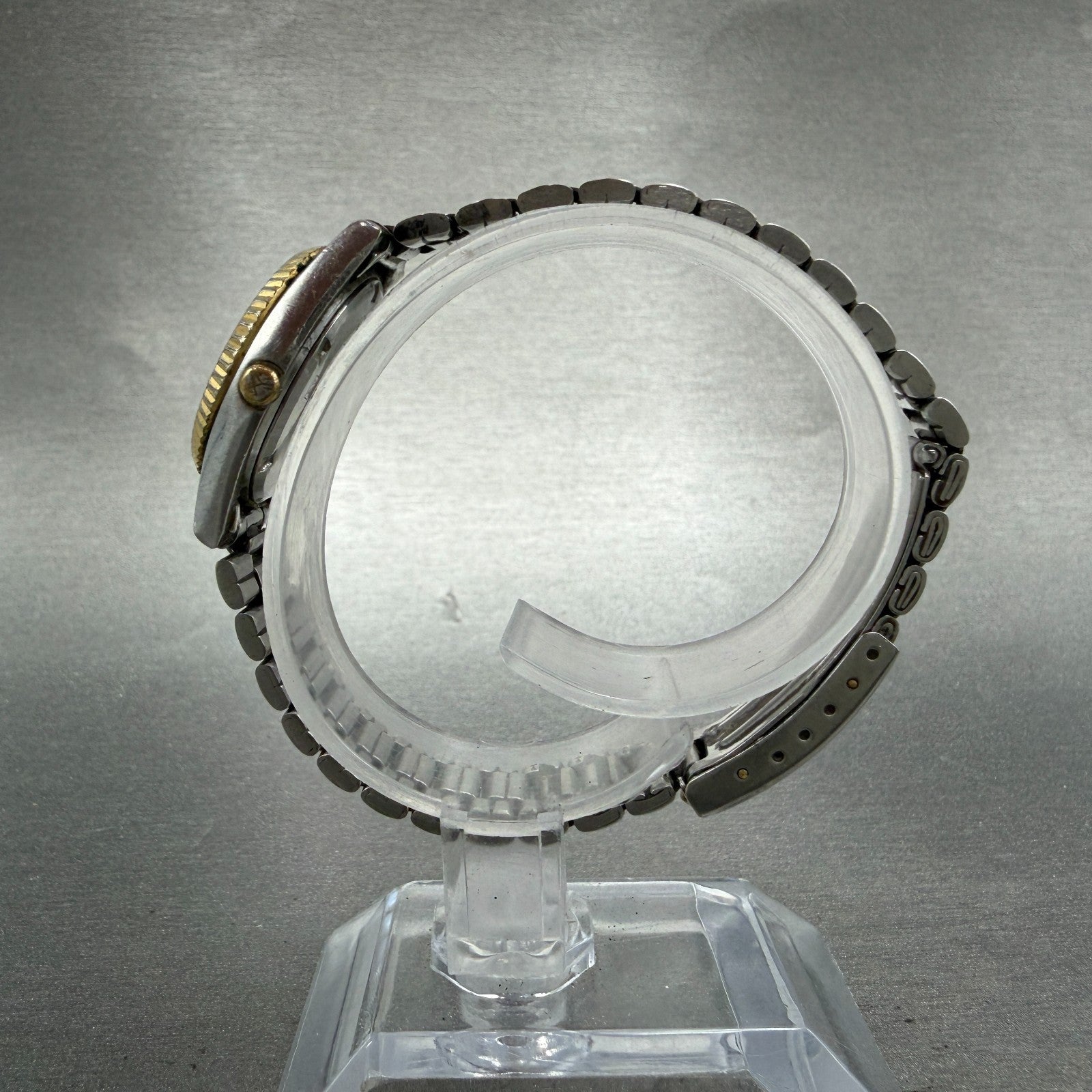 Seiko Watch Women 24mm White Dial Two Tone Daydate Round 3E23-0A69 New Batt HN76