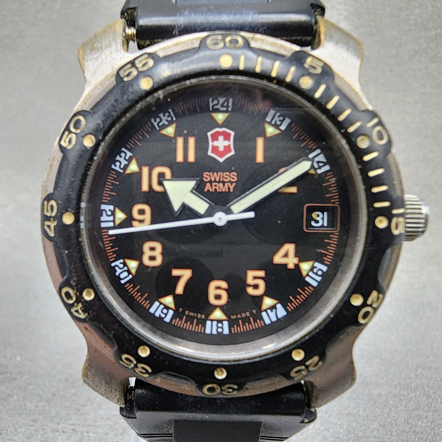 Victorinox Swiss Army Sportline Dive Watch Men 37mm Black Dial Silver Tone PARTS2