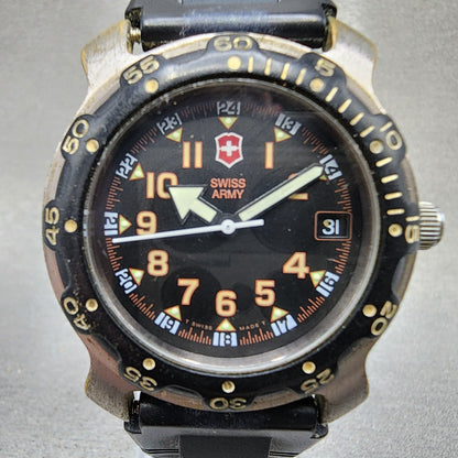 Victorinox Swiss Army Sportline Dive Watch Men 37mm Black Dial Silver Tone PARTS2