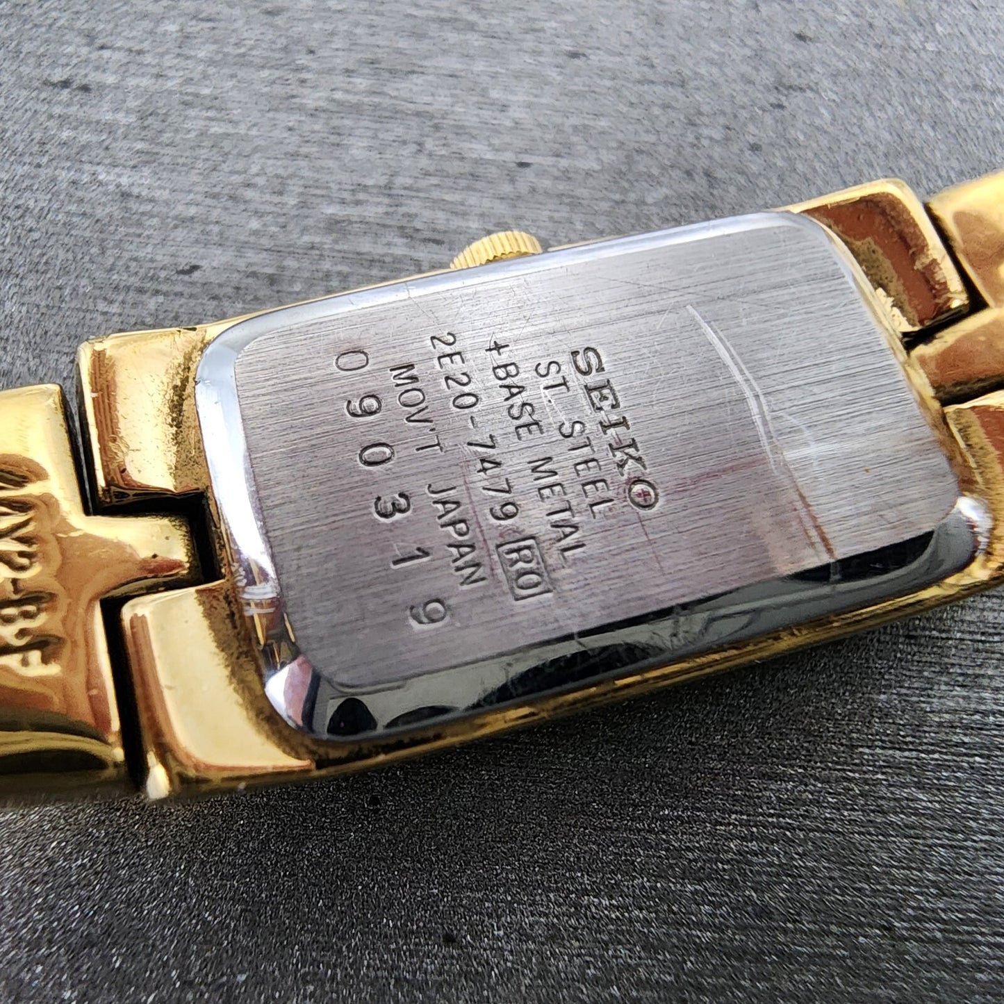 Seiko Watch Women 13mm Gold Dial Gold Tone Rectangle 2E207479 New Battery9