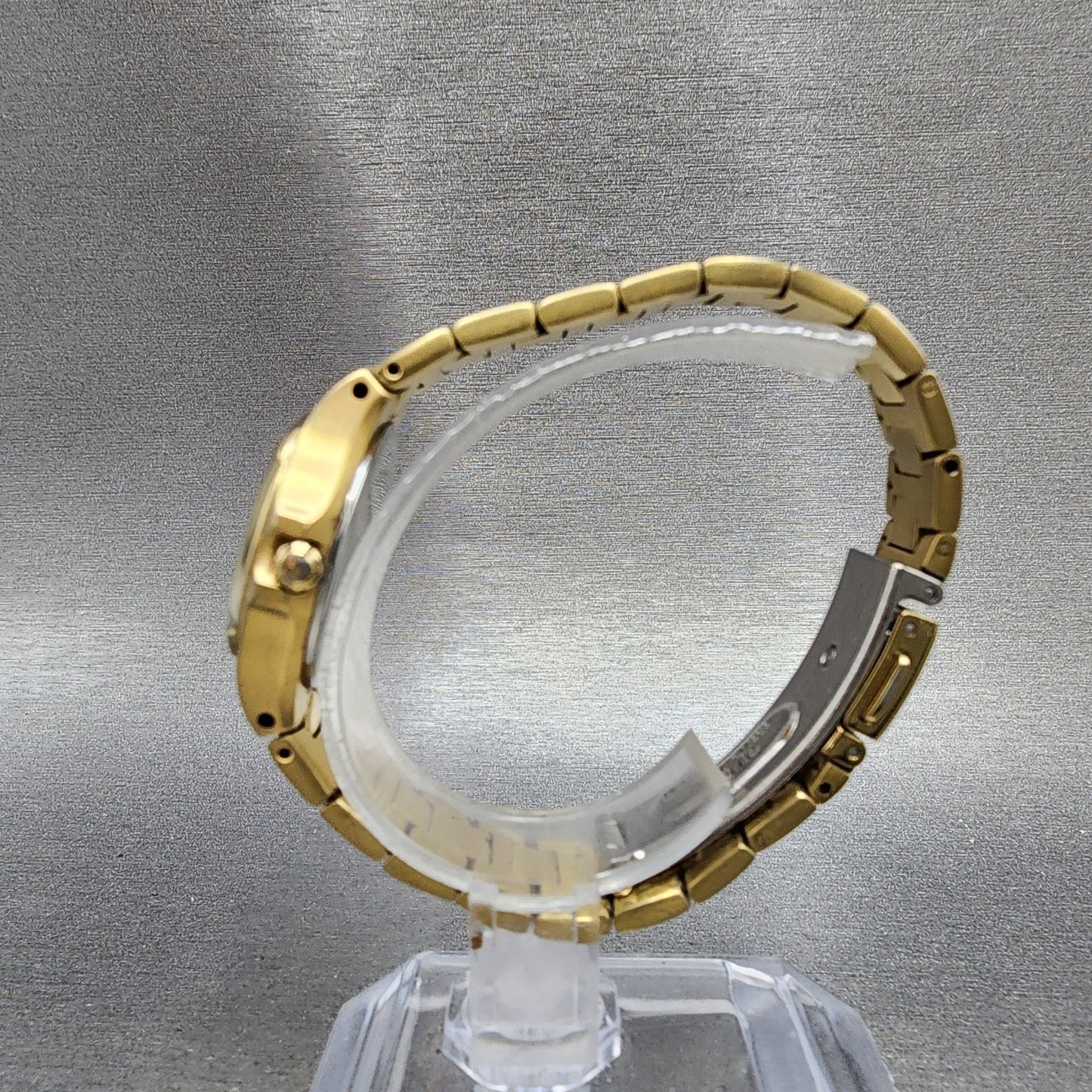 Citizen ecoDrive WR 100 Watch Women 26mm Silver Dial Gold Tone Daydate Runs6