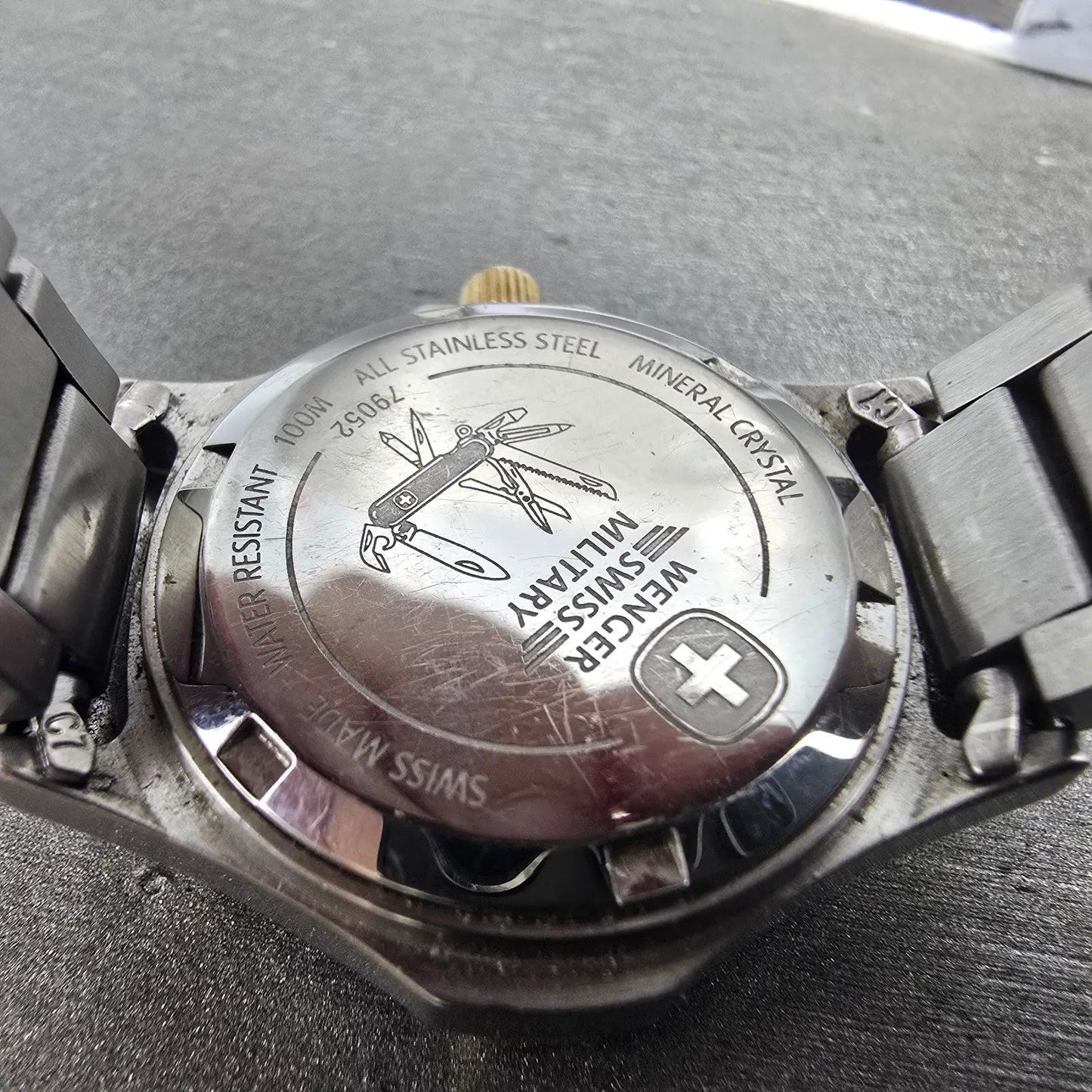 Wenger Swiss Military Dive Watch Women 30mm White Dial TwoTone Date 79052 NewBat9