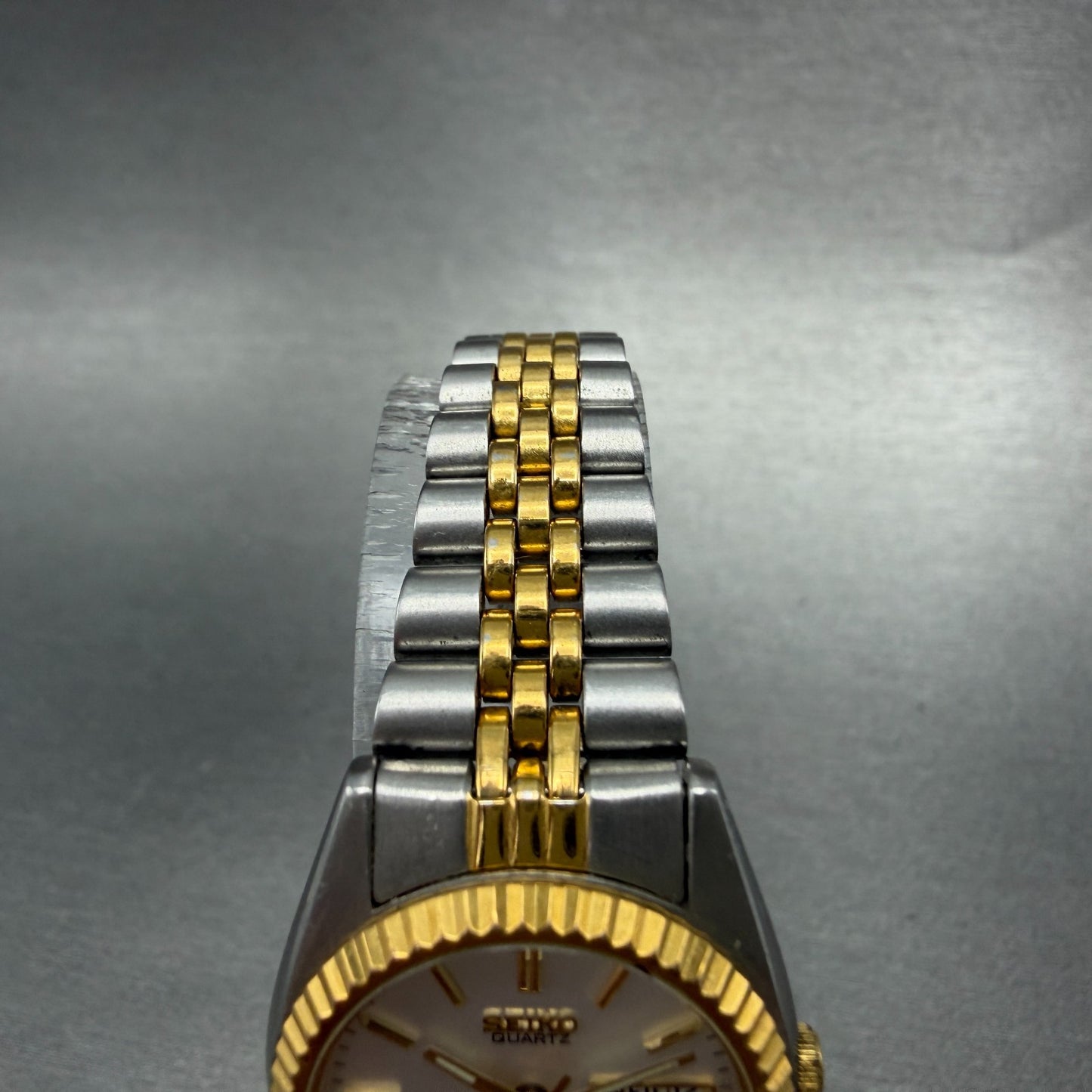 Seiko Watch Women 25mm White Dial Two Tone Daydate Round 7n83-0041 New Batt HJ84