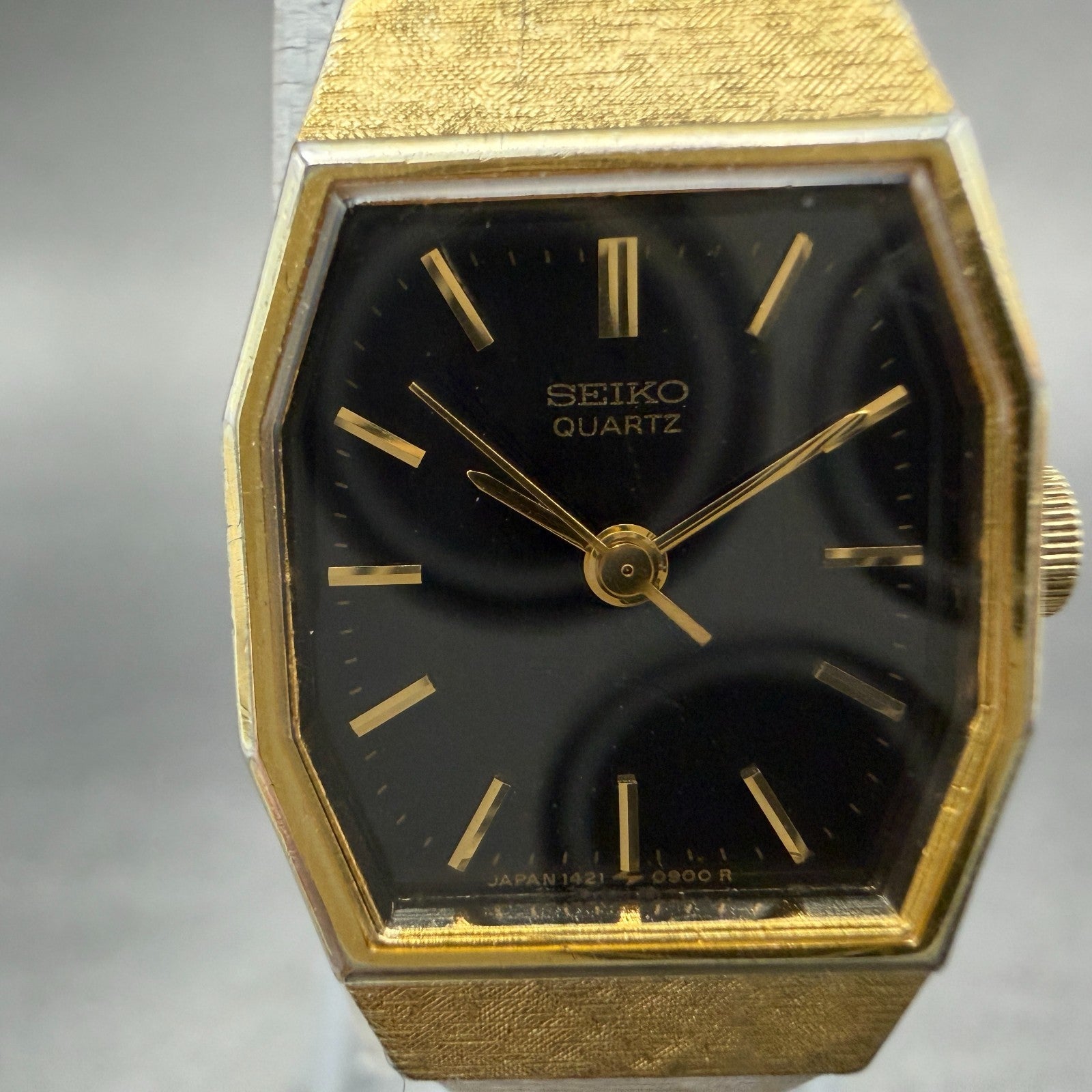 Seiko Watch Women 17mm Black Dial Gold Tone Octagon 1421-5530 New Battery1