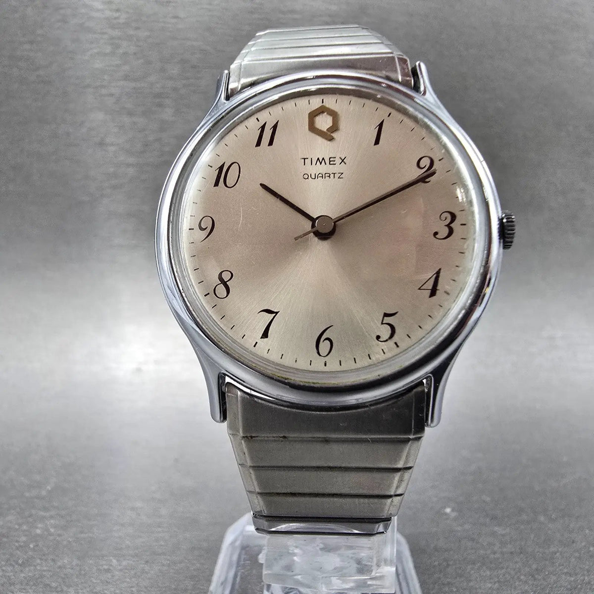 Timex Q Quartz Watch Men 34mm Champagne Dial Silver Tone Round New Battery VTG5