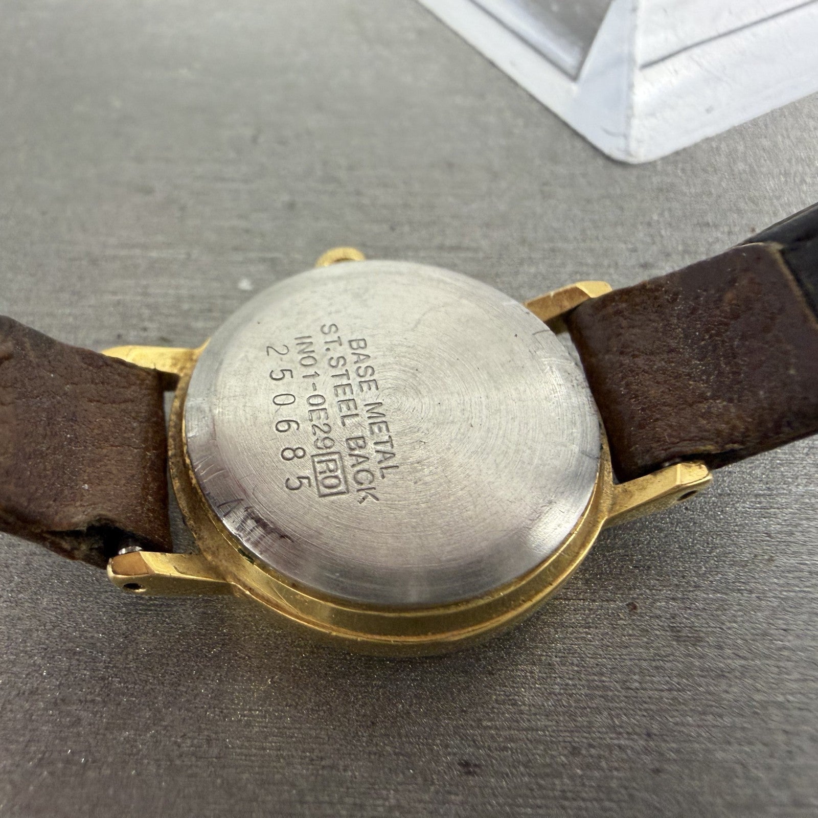 Seiko Watch Women 21mm Cream Dial Gold Tone Round 1N01-0E29 New Battery A9