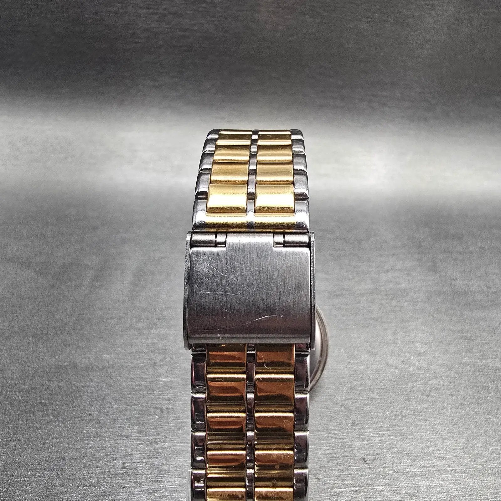 Seiko SX Watch Men 34mm White Dial Two Tone Round V701-6J60 New Battery VintageL7