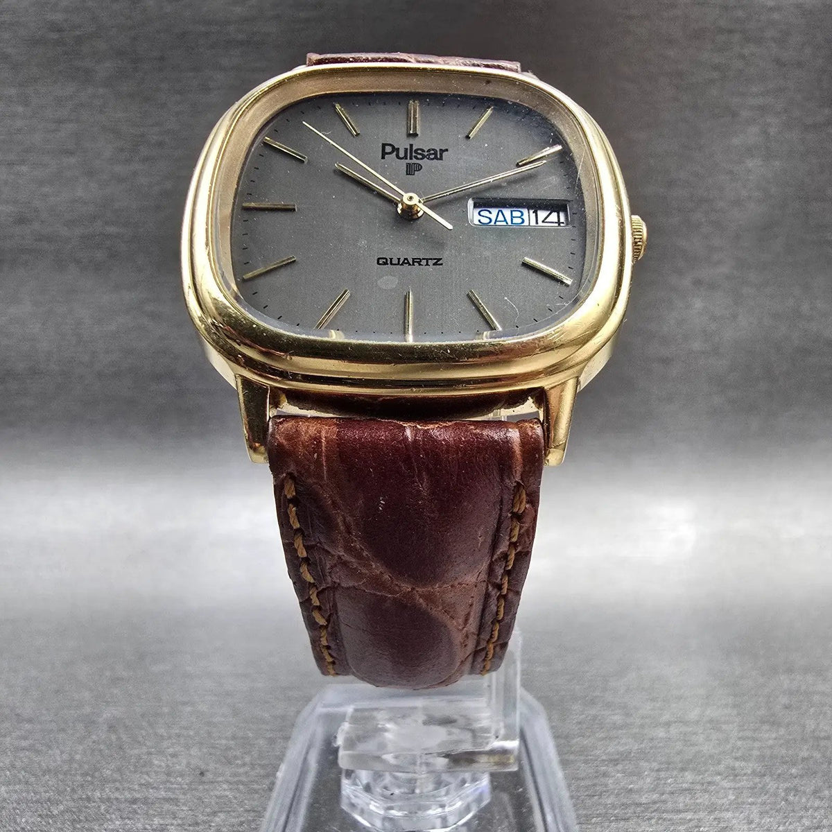 Seiko Pulsar Watch Men 33mm Gray Dial Gold Tone Rectangle Y553-5019 READ! NewBat5