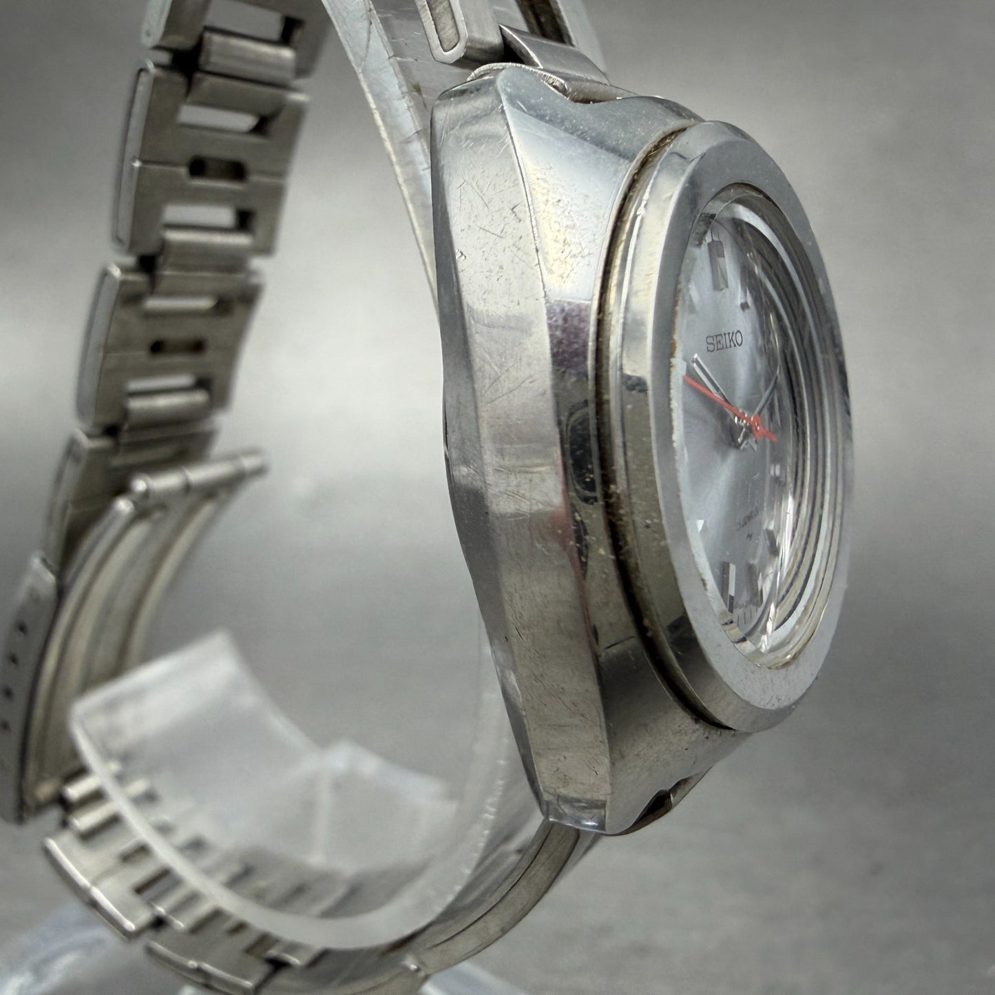 Seiko Watch Women 26mm Silver Dial Silver Tone Date Manual 2118-0410 Runs VTG3