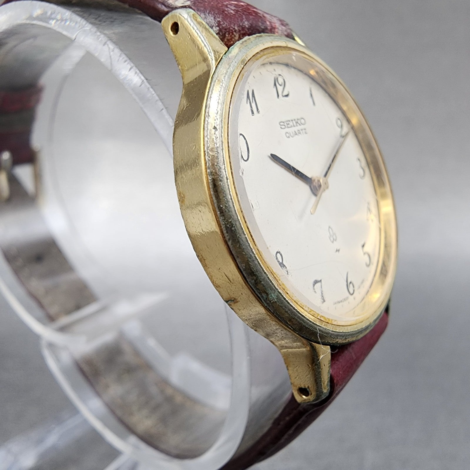 Seiko Watch Women 26mm White Dial Gold Tone Round 26210020 New battery VTG3