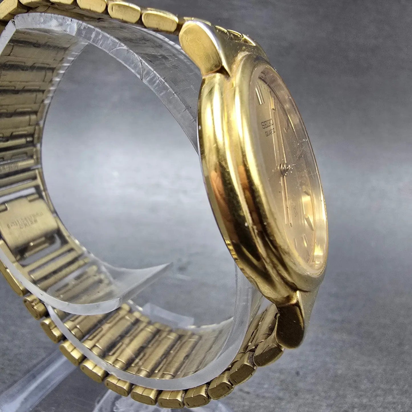Seiko SX Watch Men Champagne Dial Gold Tone Round V701-1S50 PARTS Vintage5