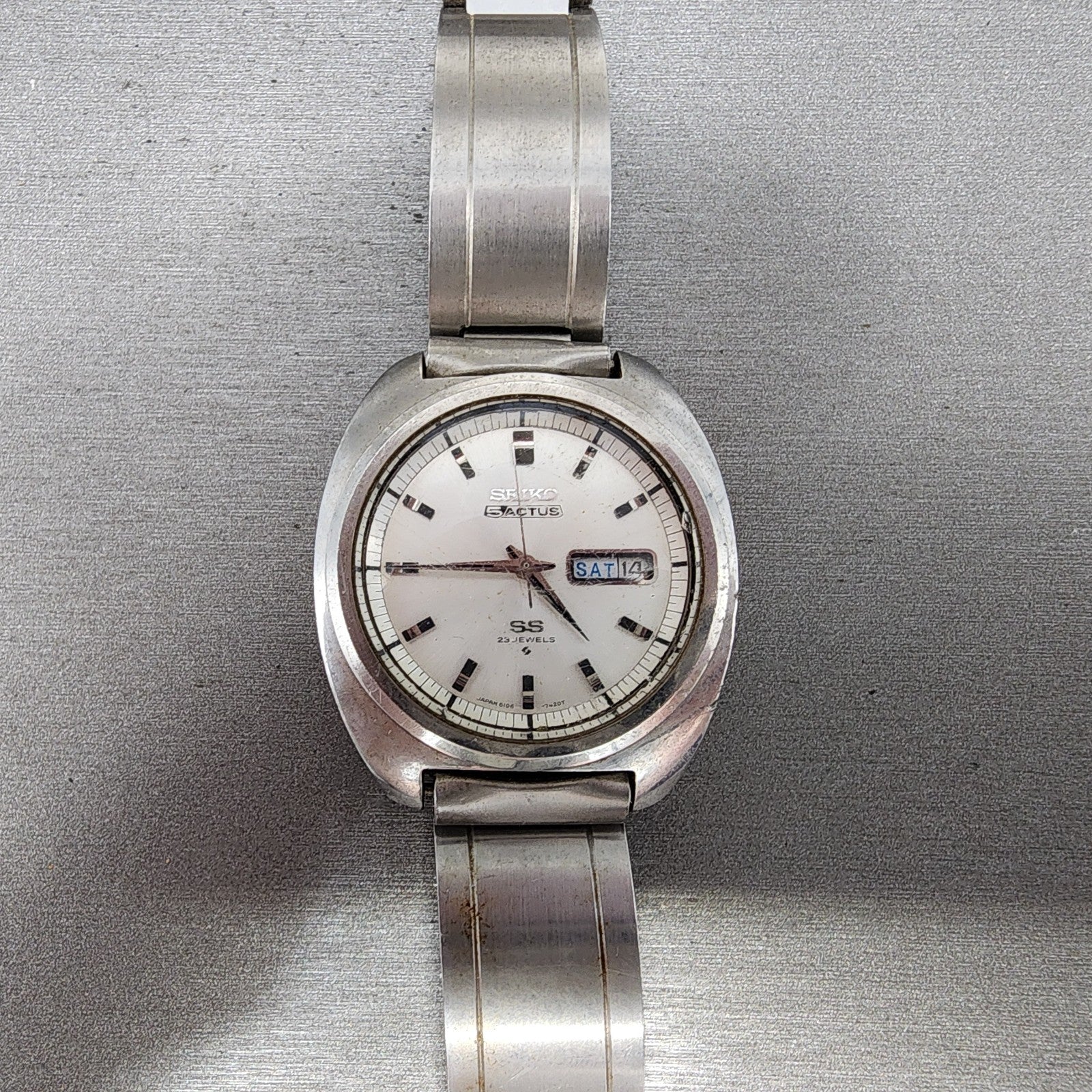 Seiko 5Actus Watch Men 39mm Silver Dial Silver Tone Daydate 61067420 PARTS0