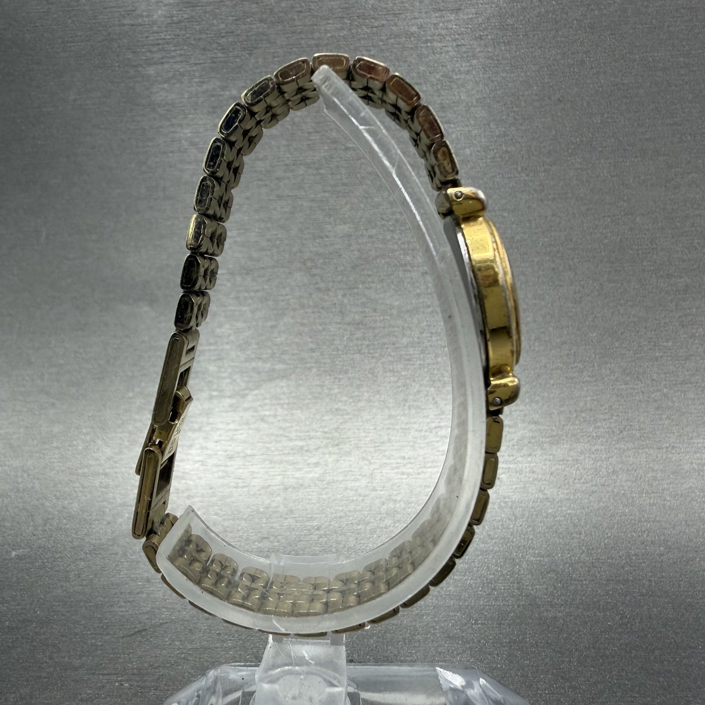 Seiko Watch Women 16mm Champagne Dial Gold Tone Oval 2Y005B59 New Battery8