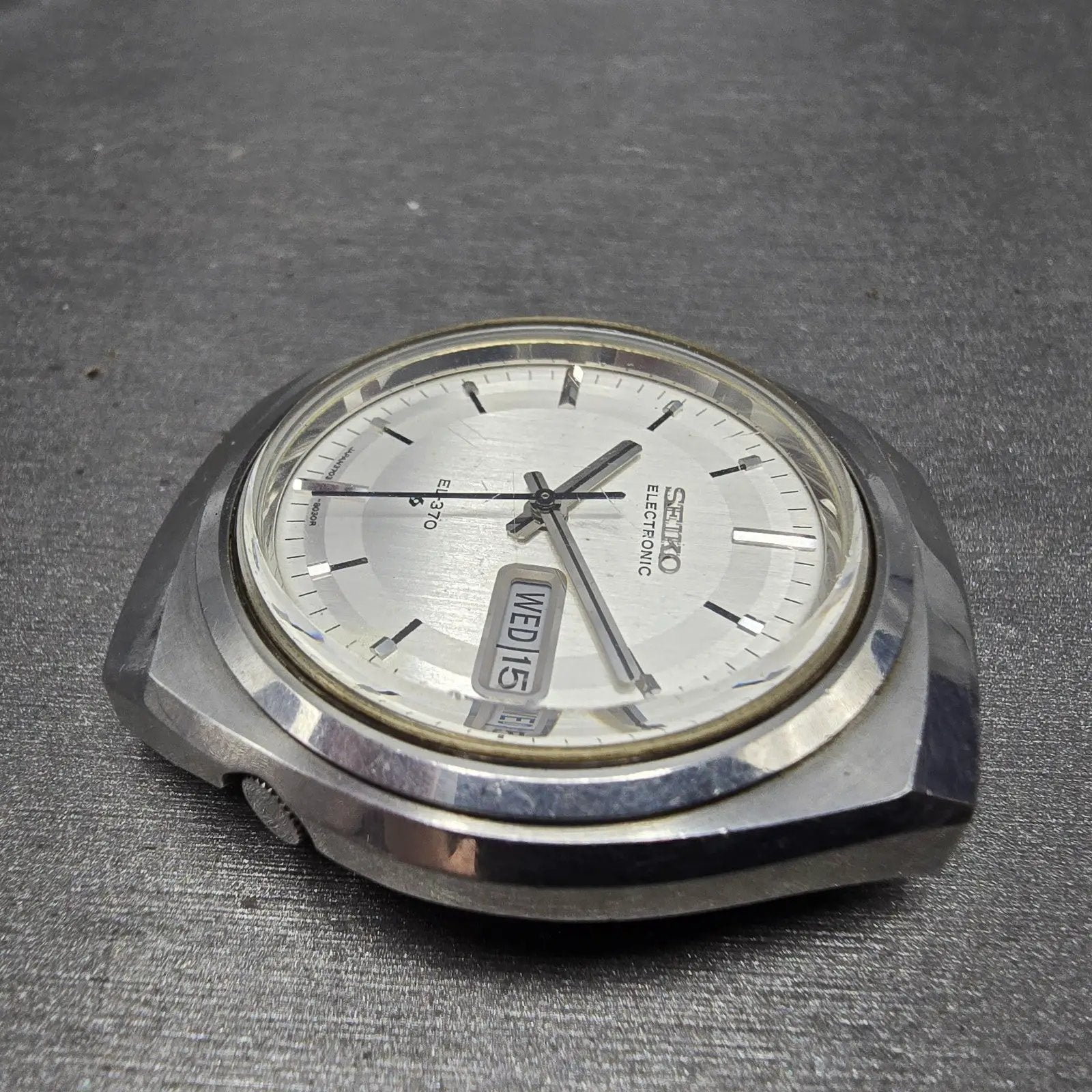 Seiko Electronic EL-370 Watch Men 39mm Silver Dial Steel Daydate 3703-8020 PARTS6