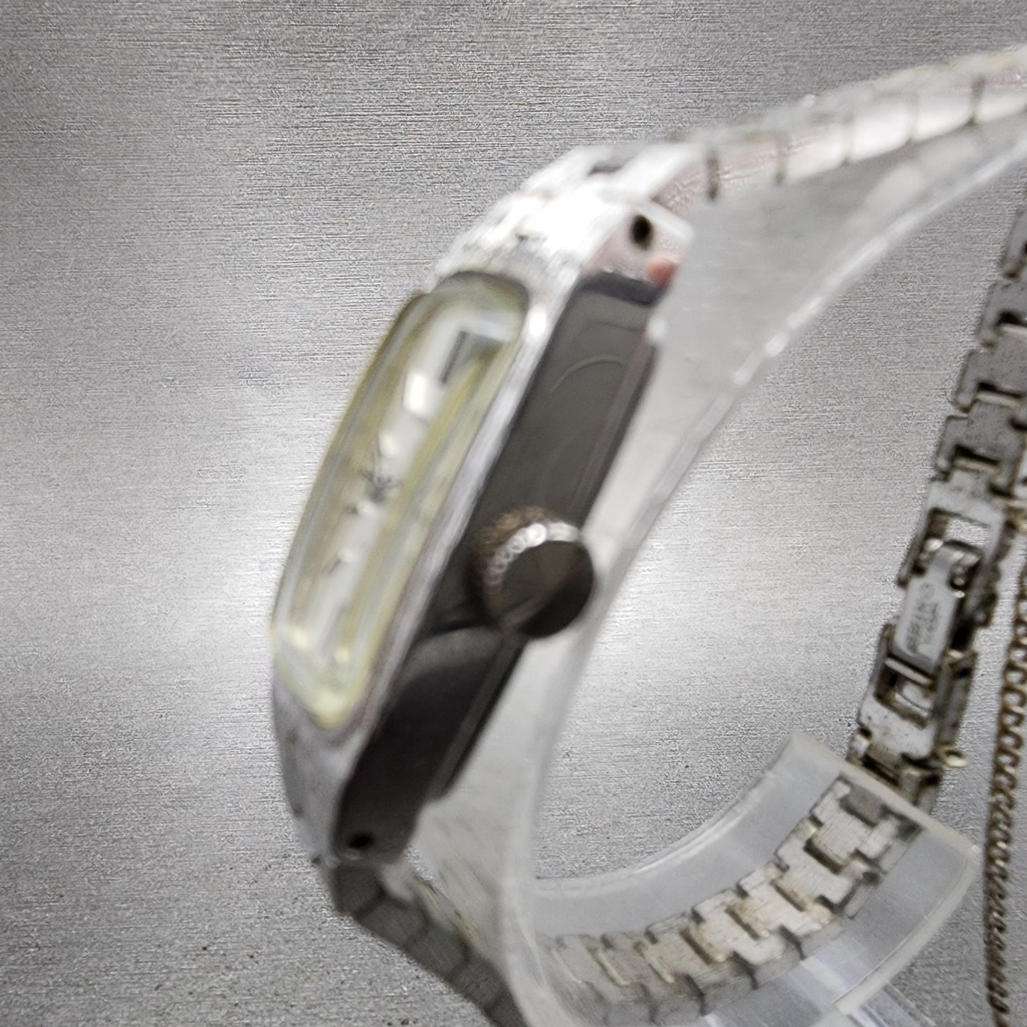 Seiko Tank Watch Women 14mm White Dial White Gold Plated Manual Wind Runs VTG2