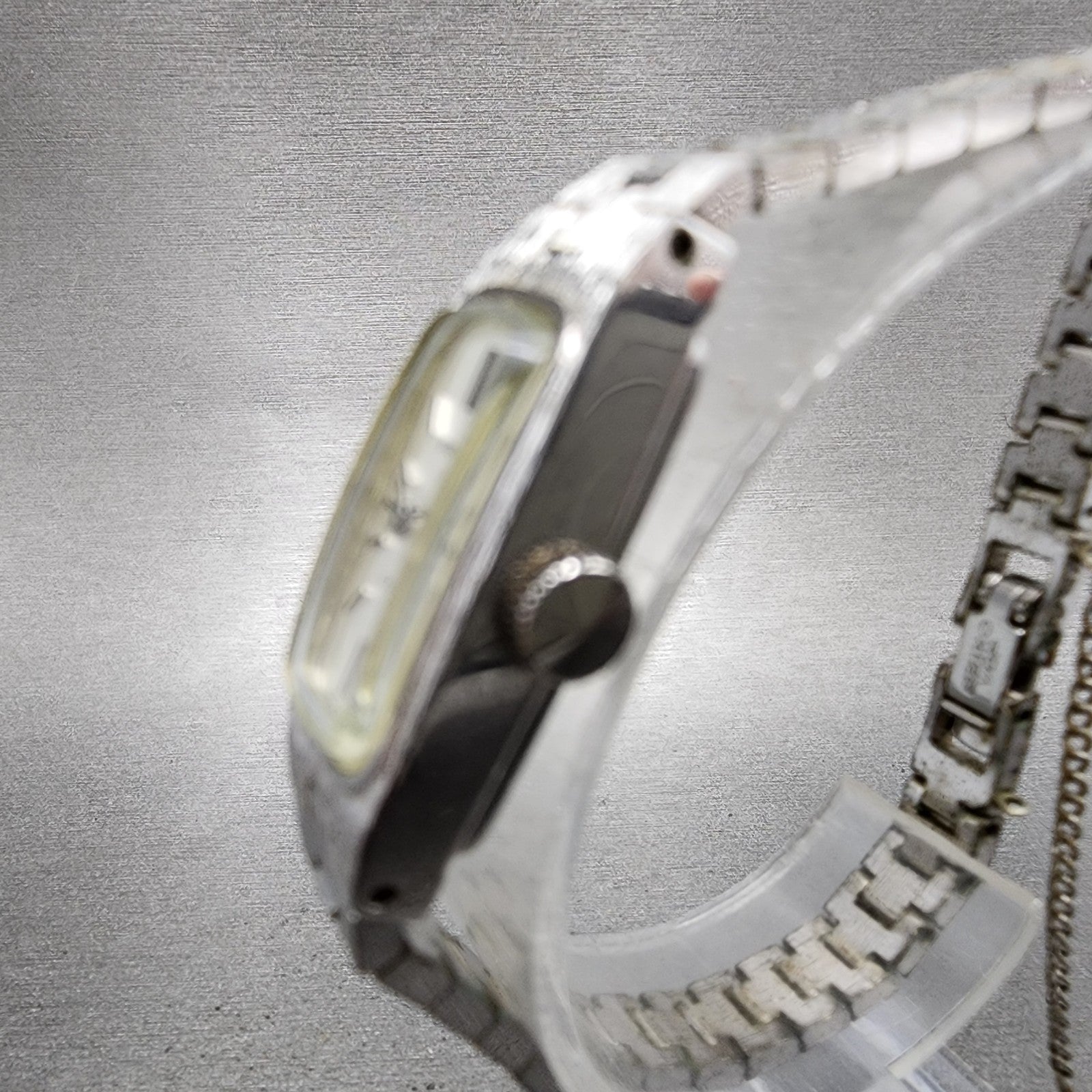 Seiko Tank Watch Women 14mm White Dial White Gold Plated Manual Wind Runs VTG2