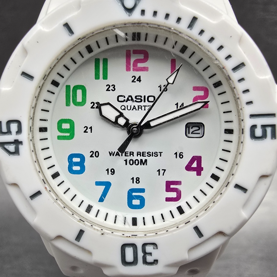 Casio Dive Watch Women 34mm White Dial White Tone Date Round LRW-200H New Batt1