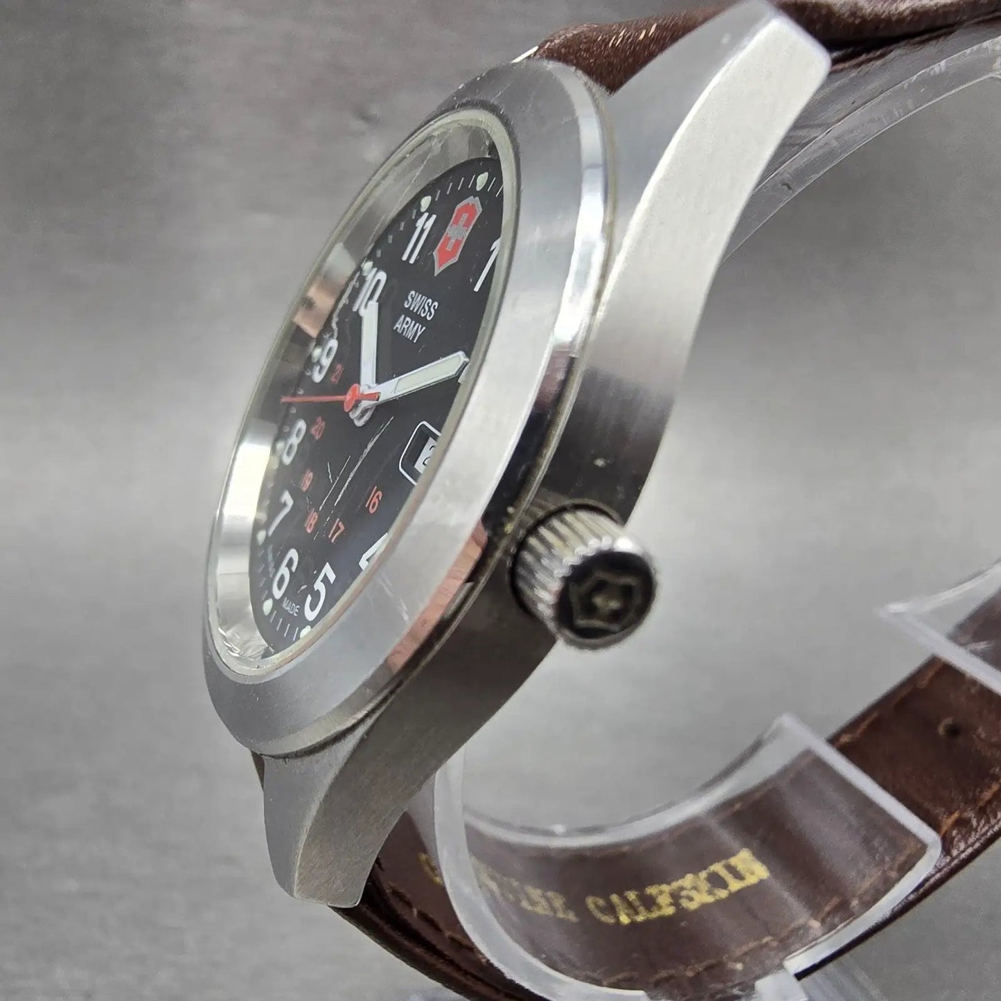 Victorinox Swiss Army Garrison Watch Women 34mm Black Dial Steel Date New Batt N2