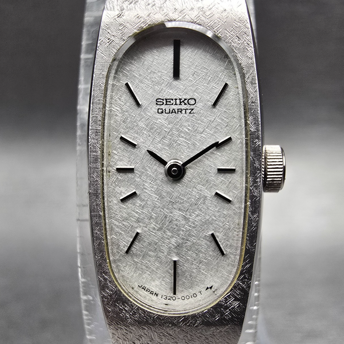 Seiko Watch Women 13mm Silver Dial Silver Tone Oval 1320-5009 New Battery1