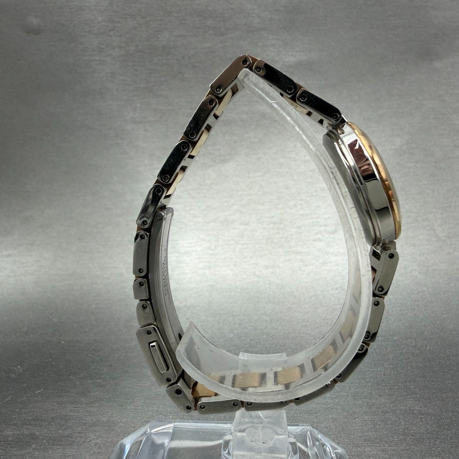 Seiko Solar Lukia Watch 24mm Women White Dial Two Tone Round V117-0EH0 Runs9