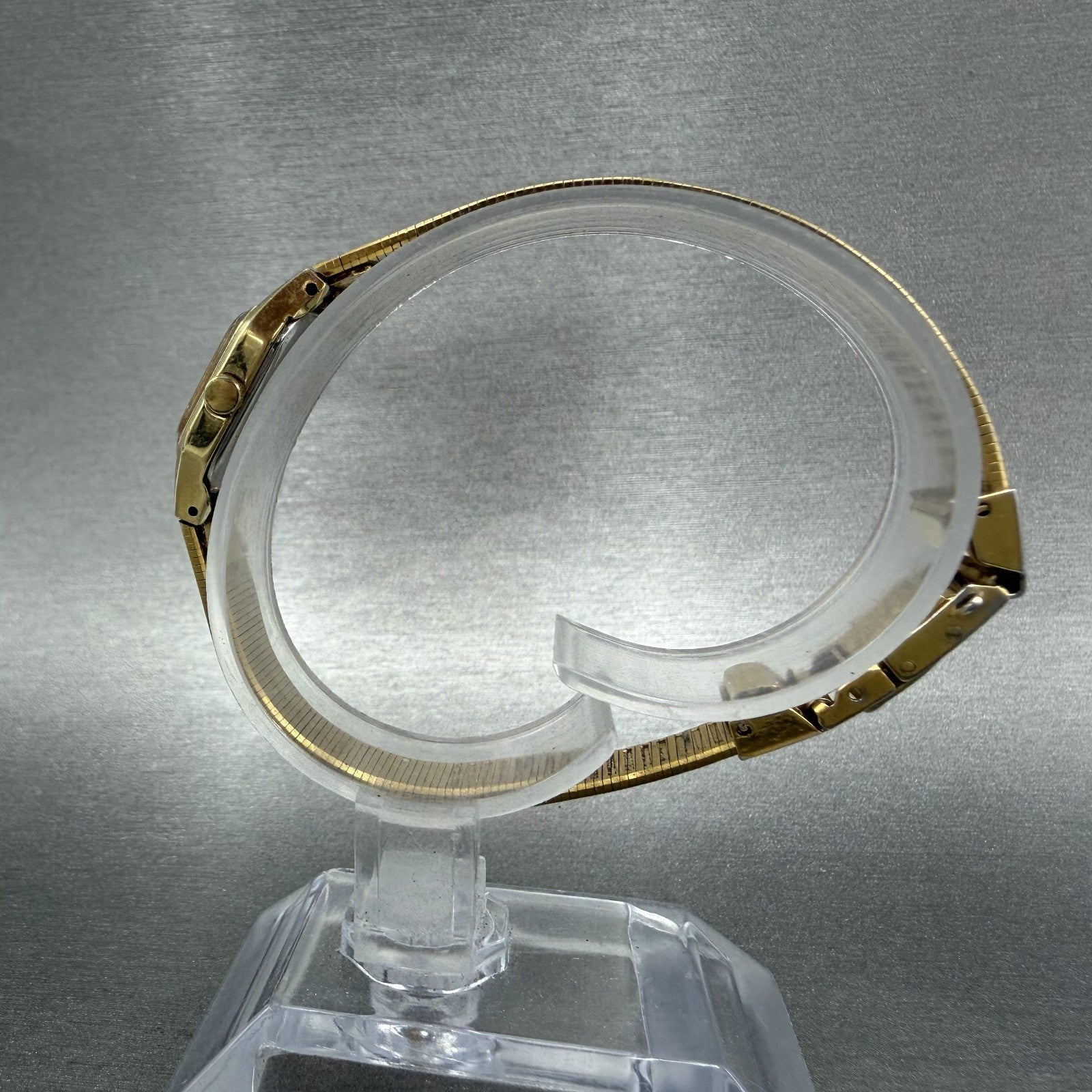 Seiko Watch Women 17mm Brown Dial Gold Tone Rectangle 2C20-5789 New Battery CBA6