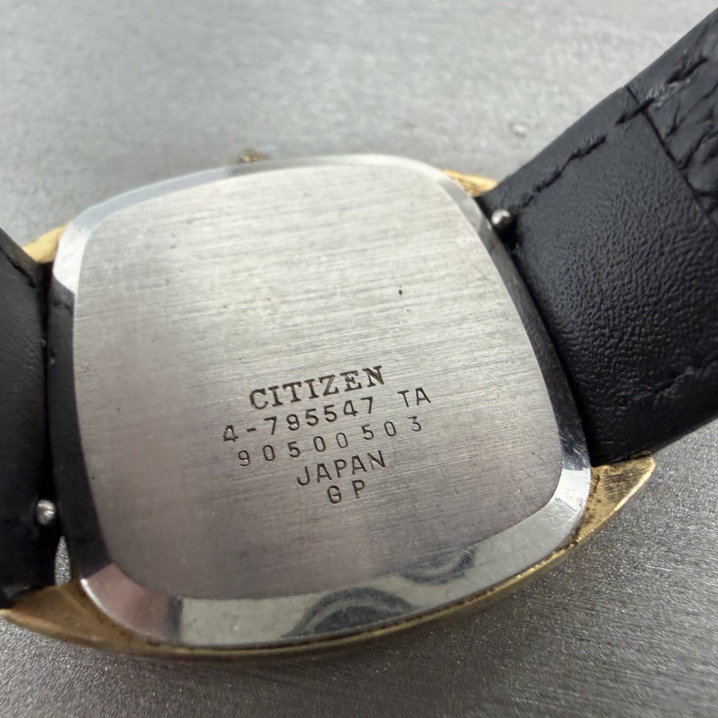 Citizen CQ Watch Men 32mm Black Dial Gold Tone Recatngle 4-795547 New Battery9