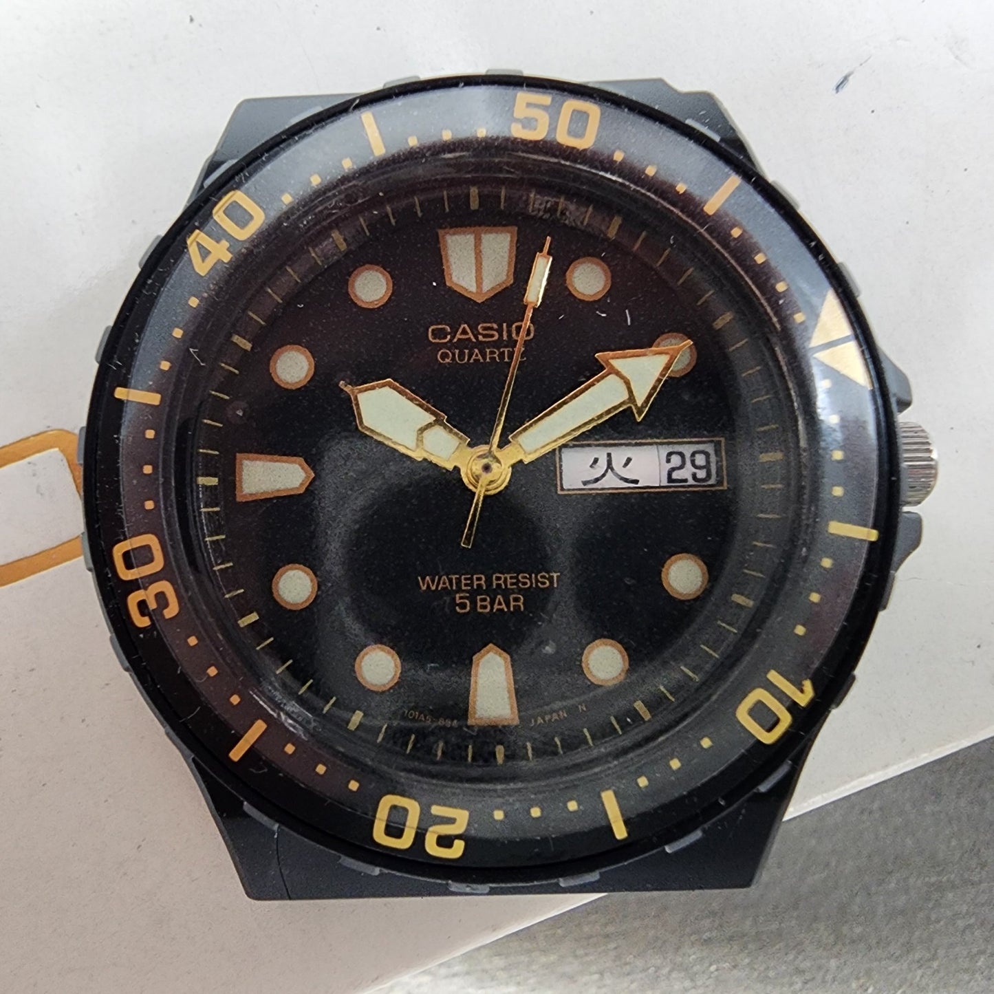 Casio MRW81 Dive Watch Men 37mm Black Dial Black Tone Daydate Round NOS New Bat1