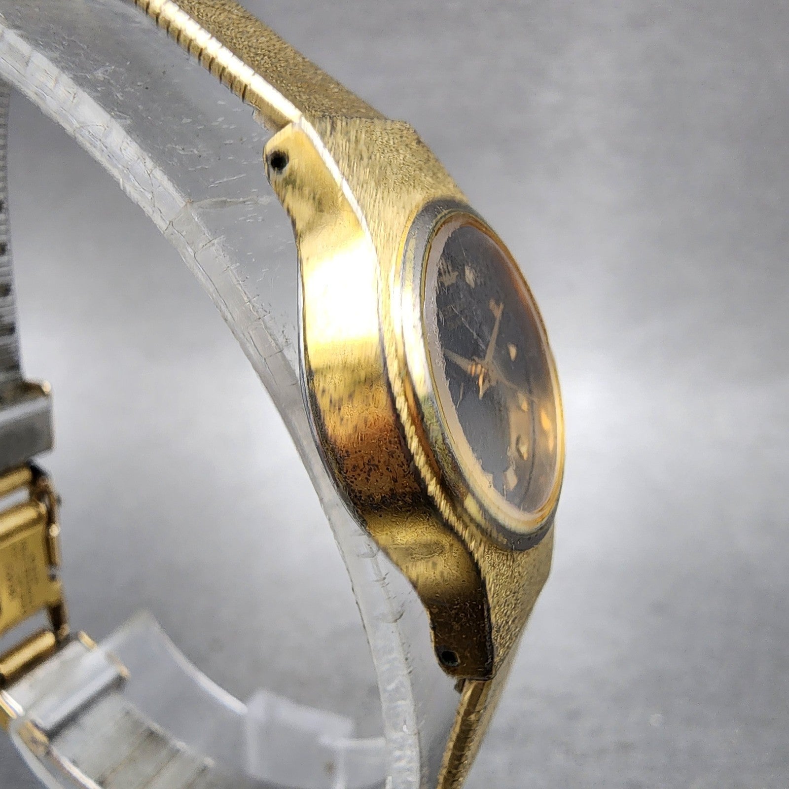 Seiko Watch Women 20mm Black Dial Gold Tone Round 8Y210020 New Battery3