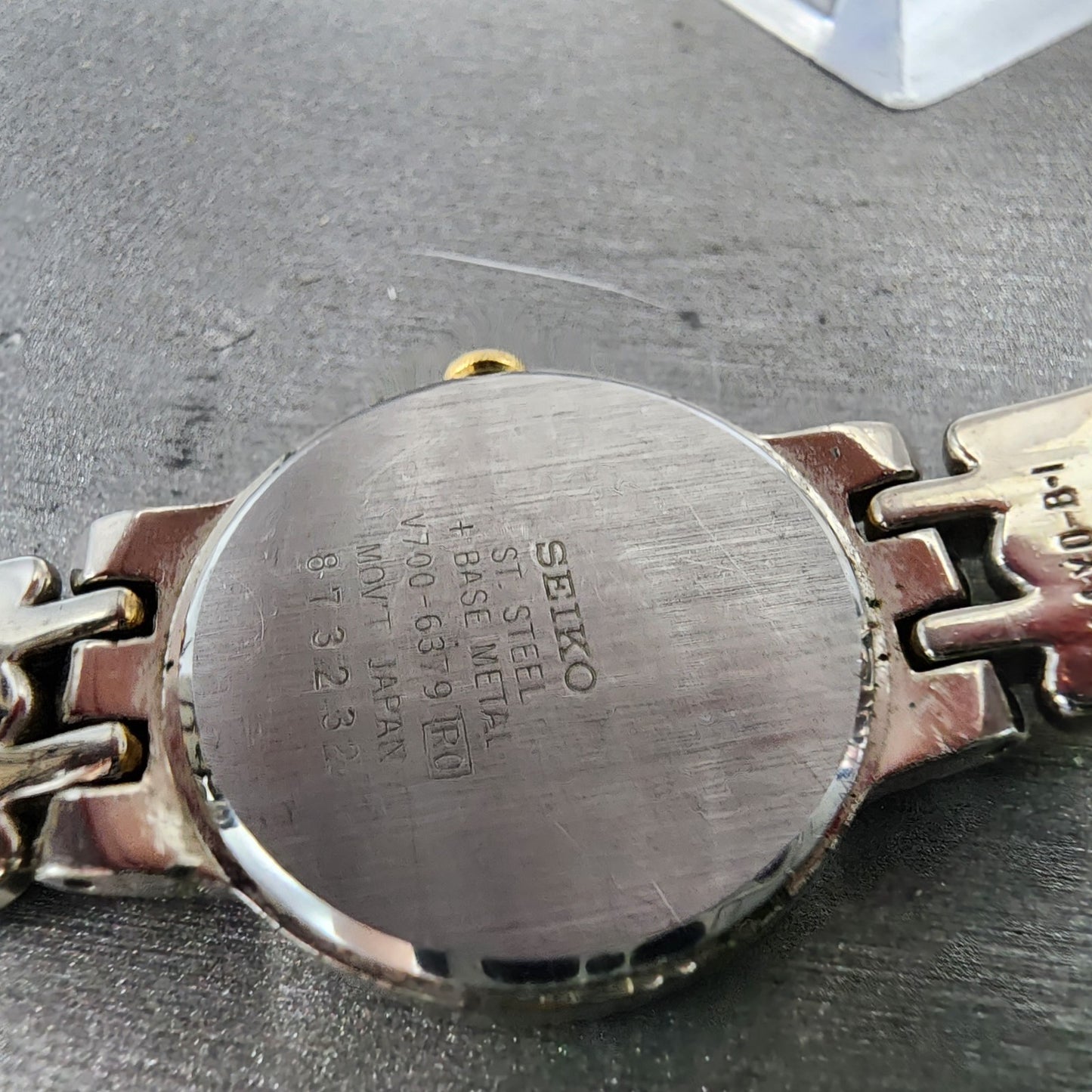 Seiko Watch Women 24mm Silver Dial Two Tone Round V7006379 New Battery9