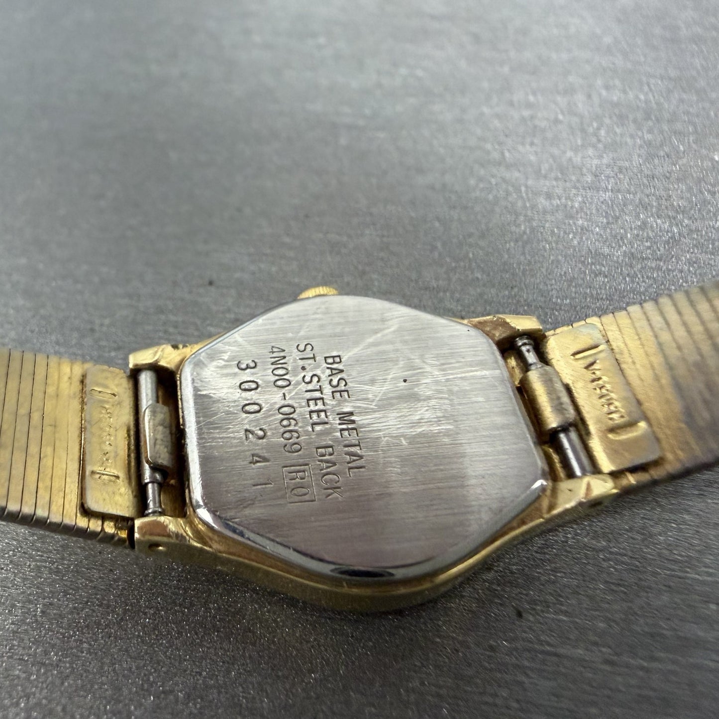 Seiko Watch Women 18mm Champagne Dial Gold Tone Round 4n00-0669 New Battery ABC9