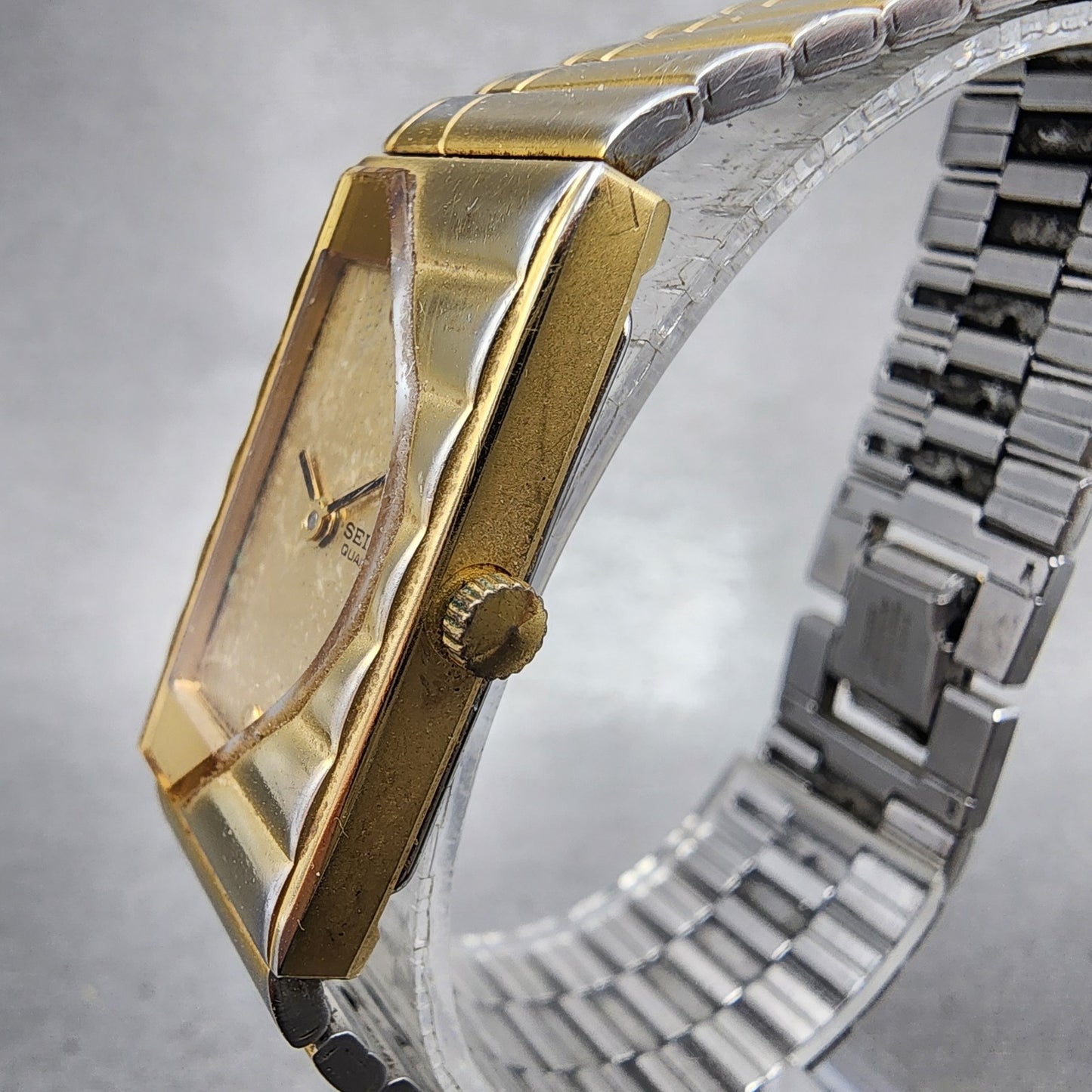 Seiko Half Moon Watch Women 17mm Champagne Dial Gold Tone 2p205j99 New Battery2