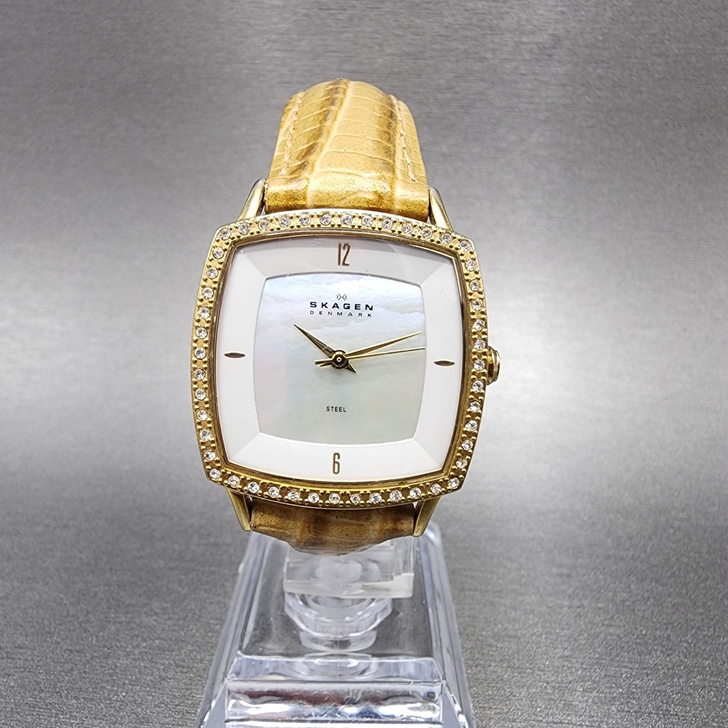Skagen Watch Women 28mm MOP Dial Gold Tone Rectangle MK348SGL8B New Battery