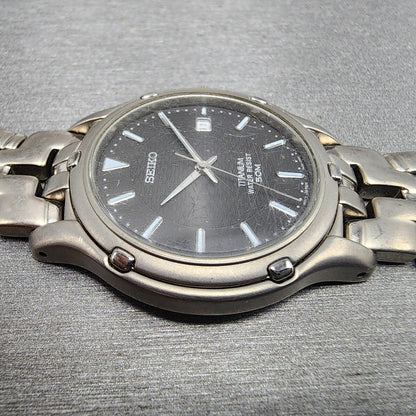 Seiko Titanium Watch Men 35mm Black Dial Gray Tone Date 7n320069 BROKEN BAND4