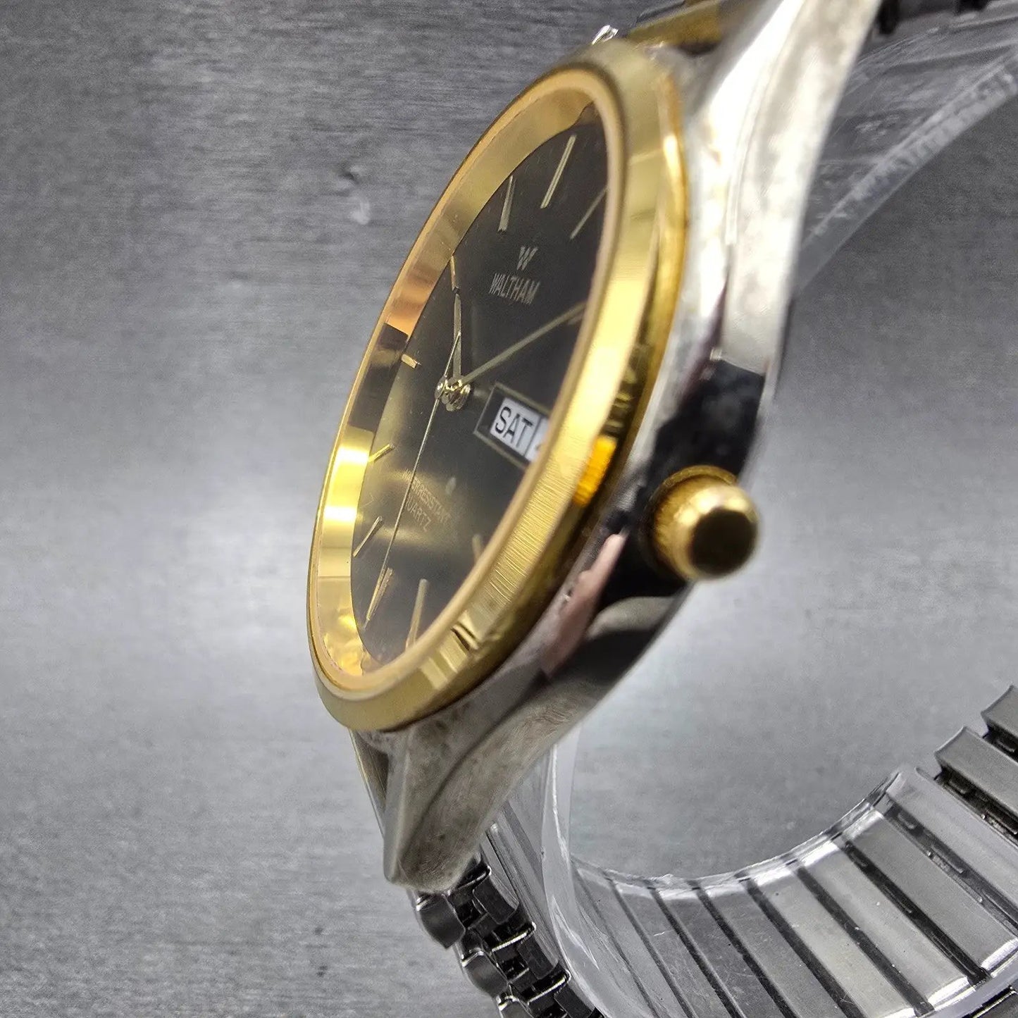 Waltham Watch Men 36mm Black Dial Two Tone Daydate Round New Battery Vintage DF2