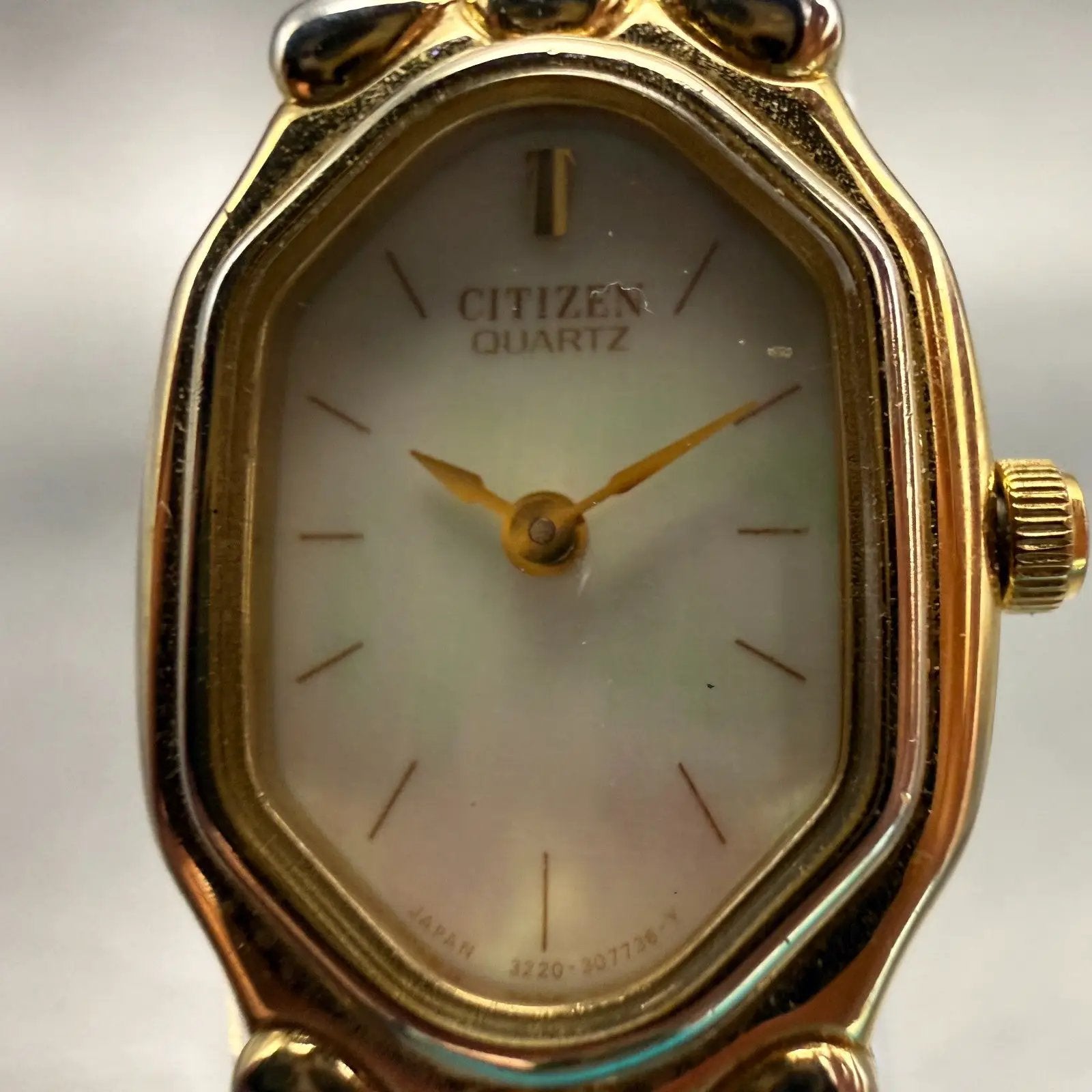 Citizen Watch Women 17mm MOP Dial Gold Tone Oval 3220-326130 New Battery VTG1