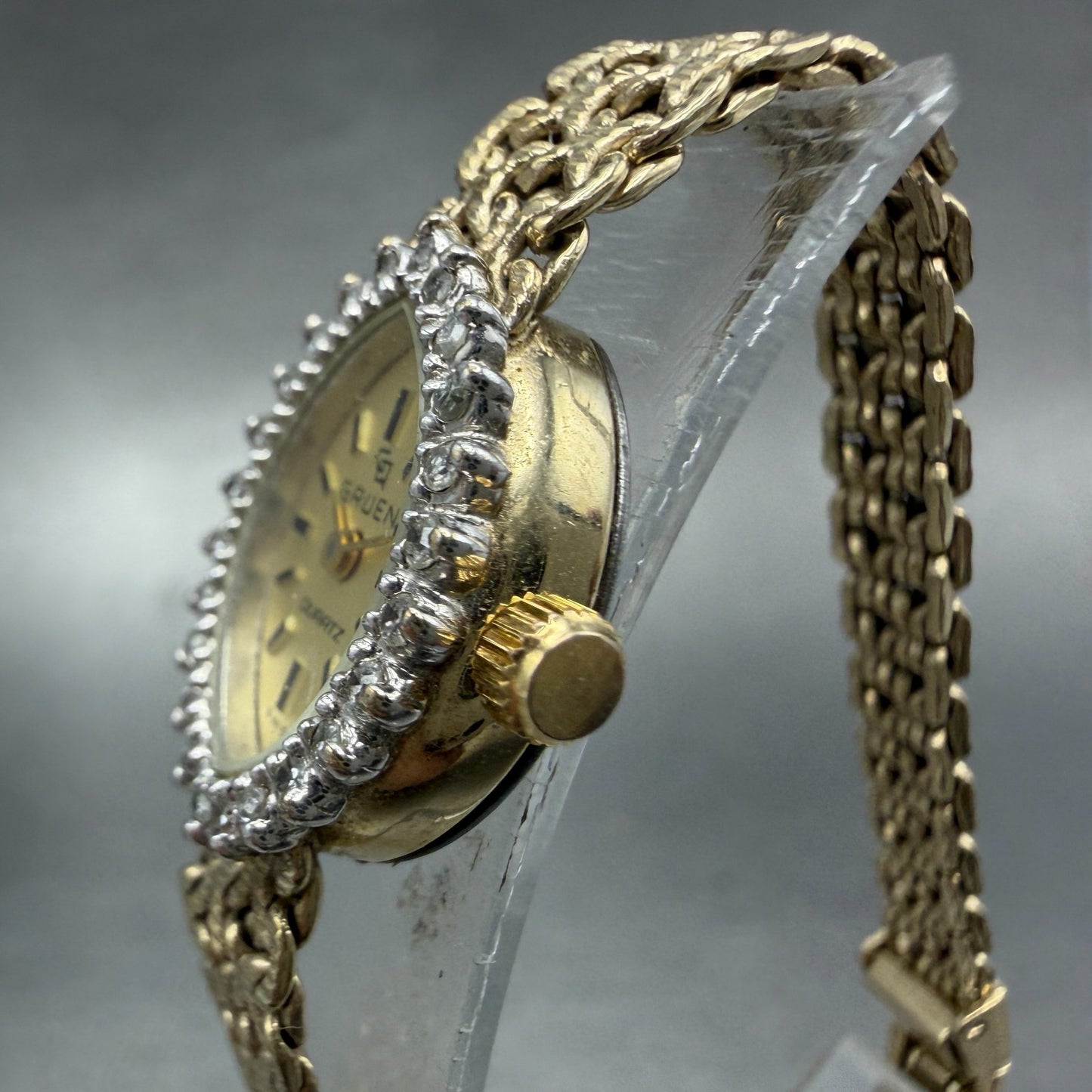 Gruen Watch Women 16mm Gold Dial Gold Tone Oval Diamond Bezel New battery VTG2