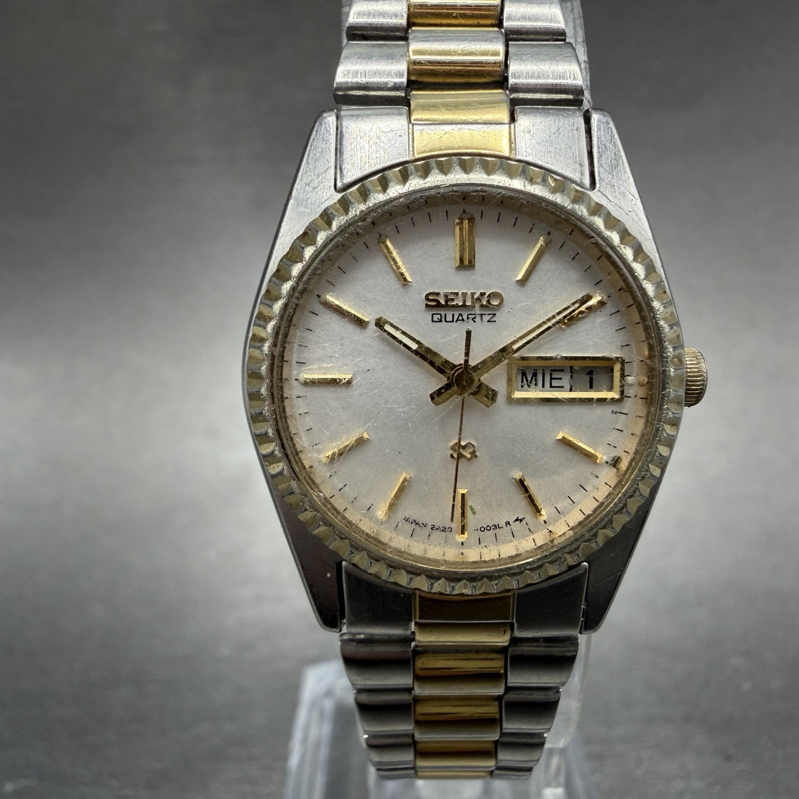 Seiko SQ Watch Women 25mm Silver Dial Two Tone Daydate Round 2A23-0039 NewBat IL0