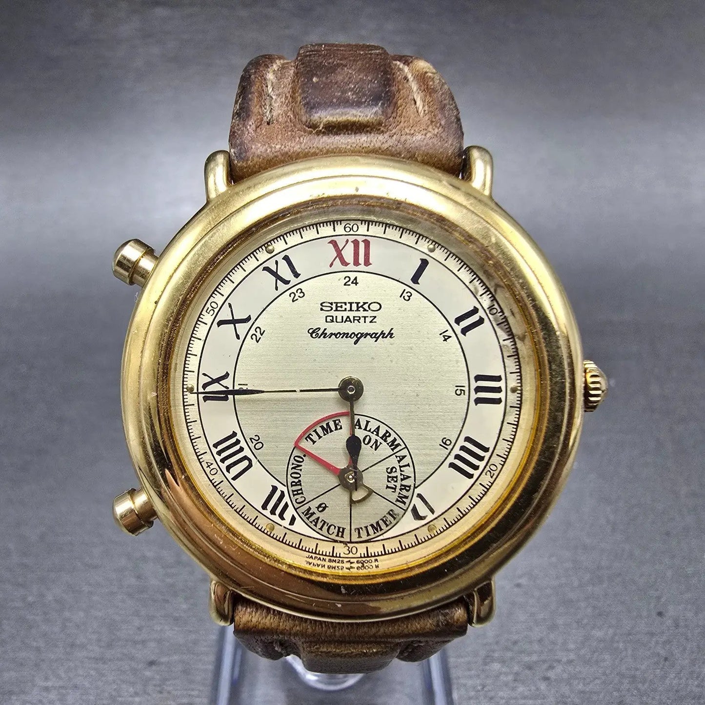 Seiko Alarm Chronograph Watch Men 35mm Champagne Dial Gold Tone 8M25-6009 PARTS0