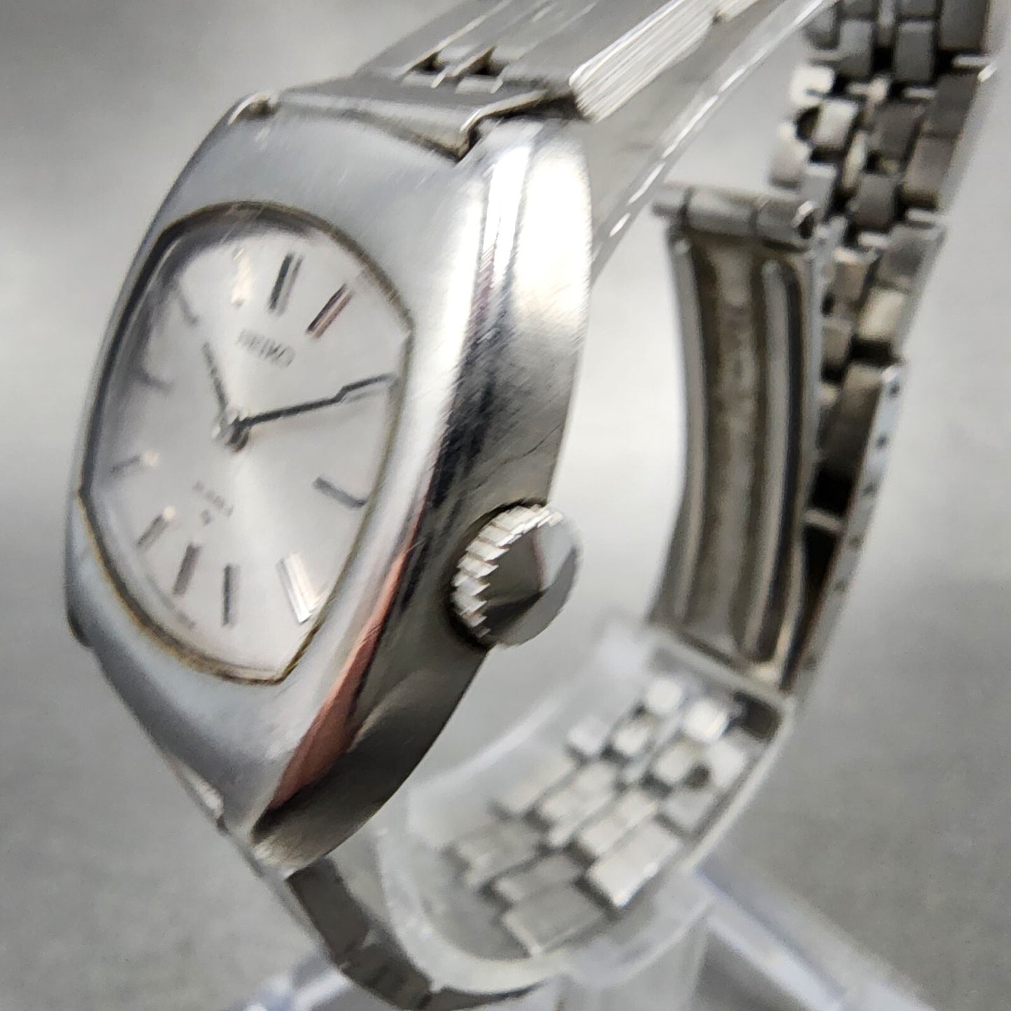 Seiko Watch Women 26mm Silver Dial Silver Tone Manual Wind 25593140 Runs2