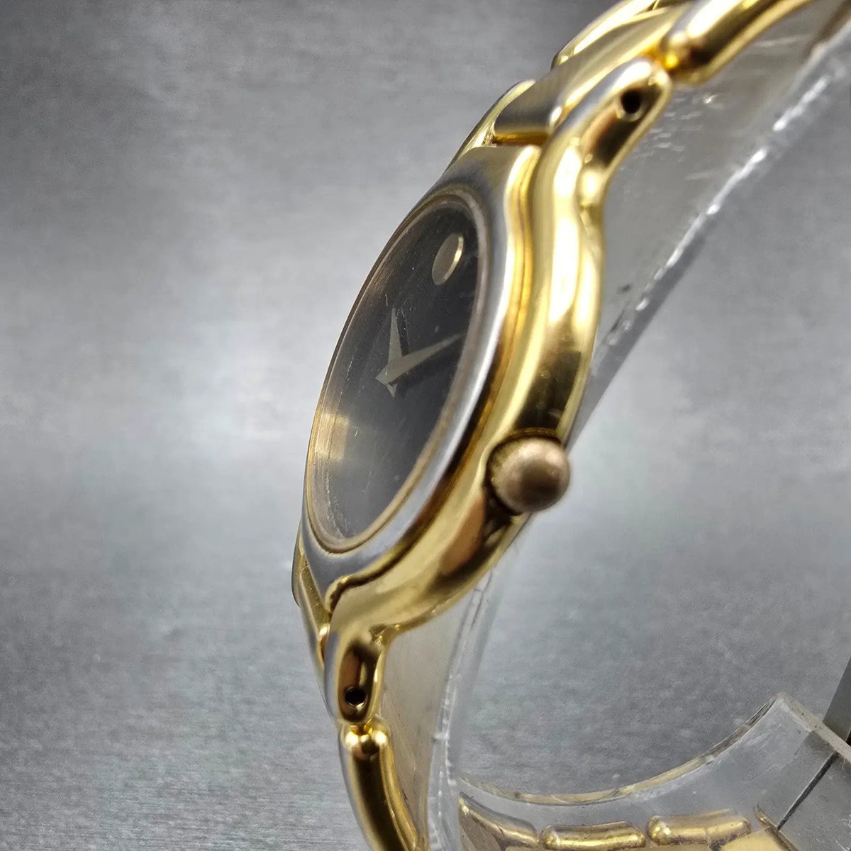 Movado Museum Watch Women 25mm Black Dial Gold Tone Round 88.25.823 New Battery2