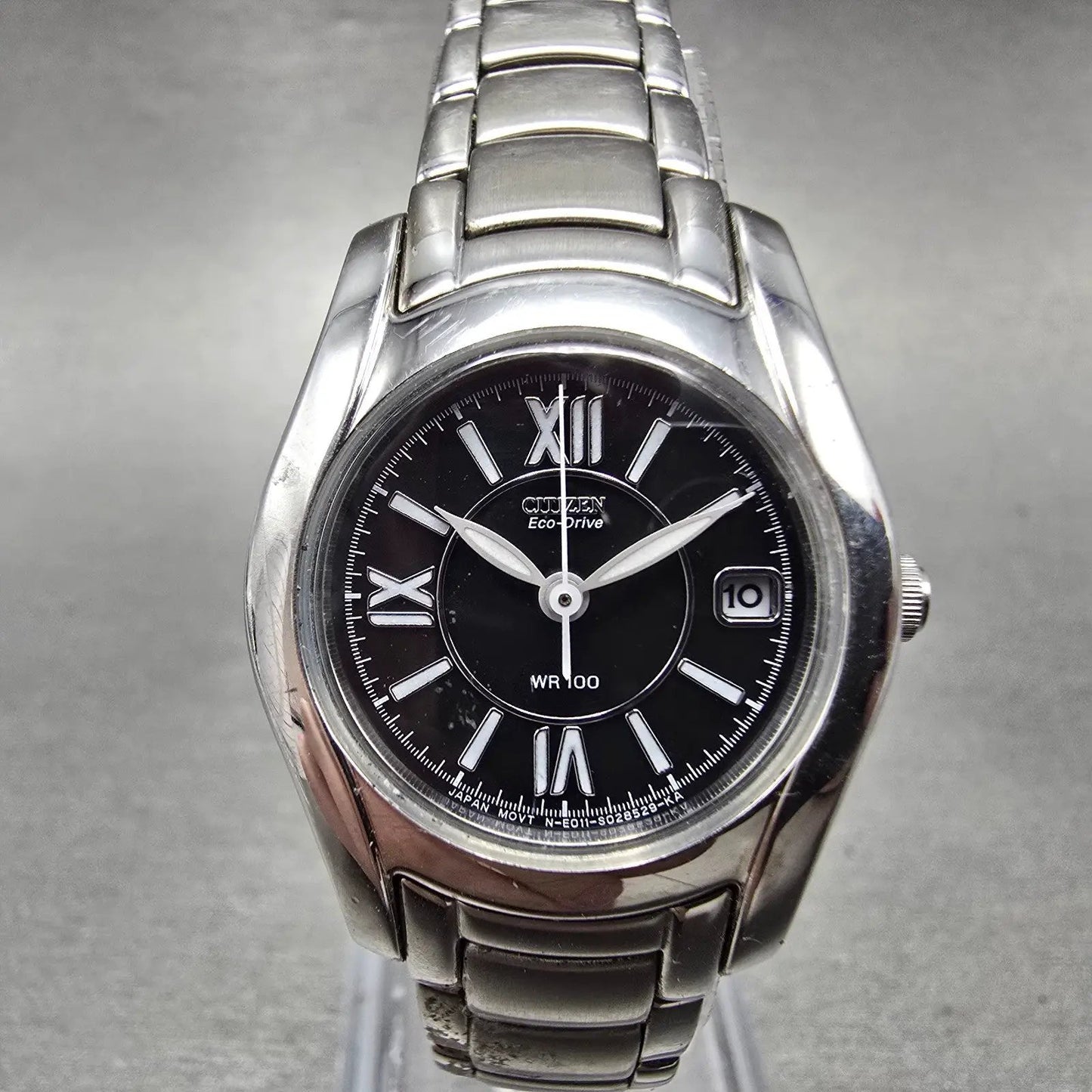 Citizen Watch Women 25mm Black Dial Silver Tone Date Round E011-S015502 Runs0
