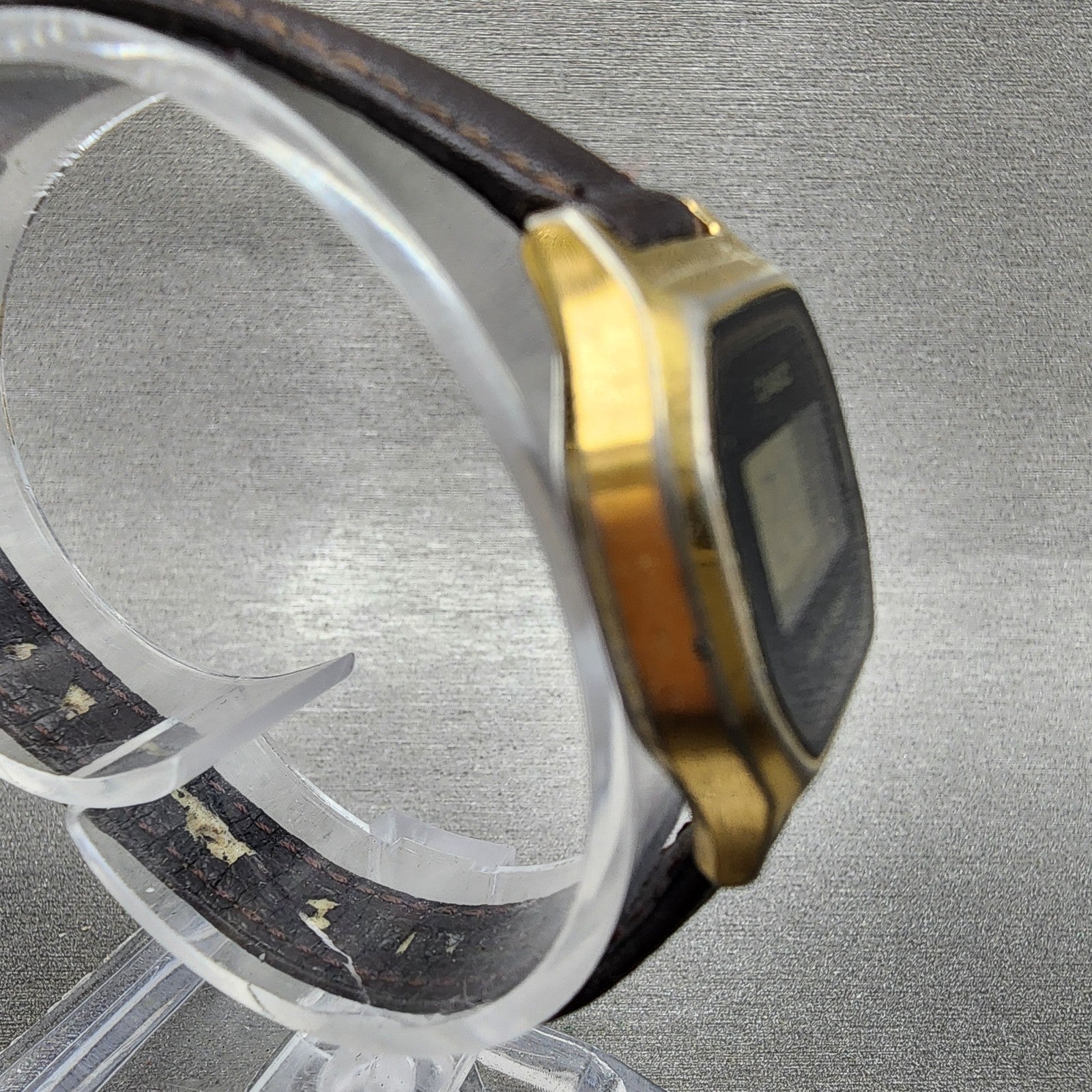 Casio L500 Watch Women 23mm Digital LCD Gold Tone Date Round New Battery VTG3
