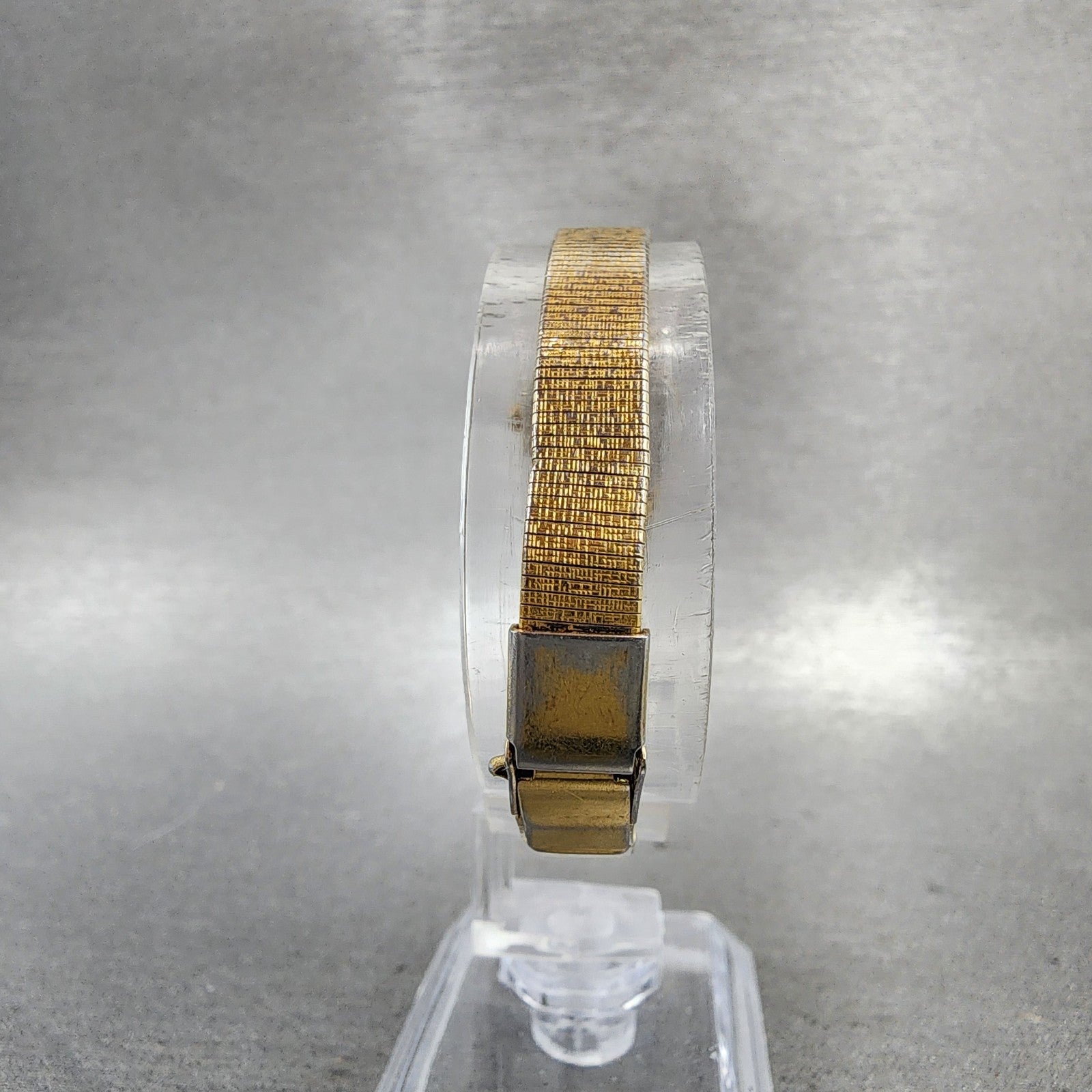 Seiko Watch 17mm Women Champagne Dial Gold Tone Round 20200329 New Battery8