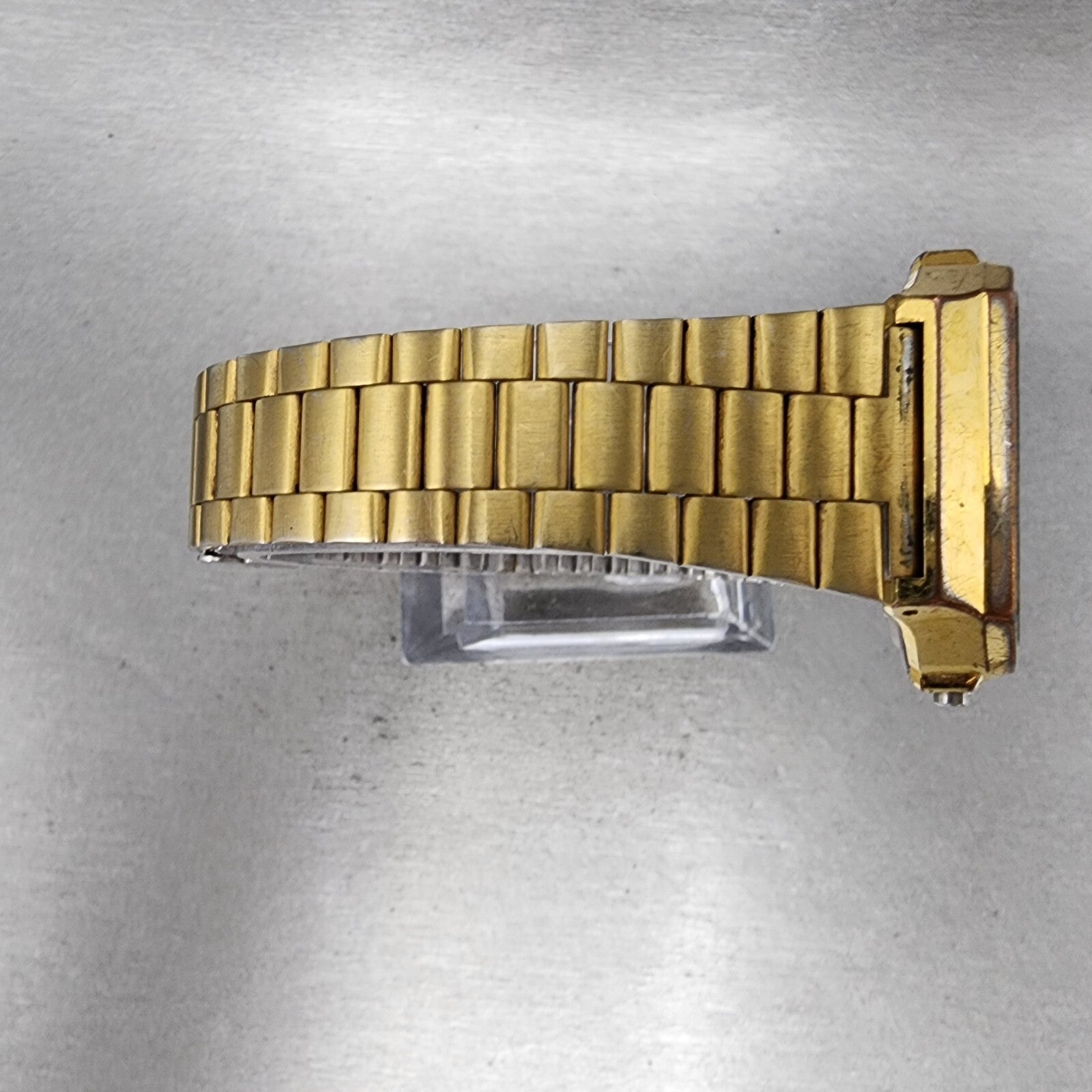 Casio Illuminator Watch Men 36mm Digital Gold Tone Alarm Chrono A168 New Battery9