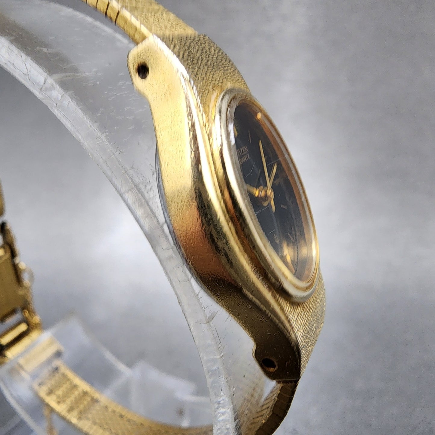 Citizen CQ Watch Women 17mm Black Dial Gold Tone Oval 5930S25350 New BatteryA123