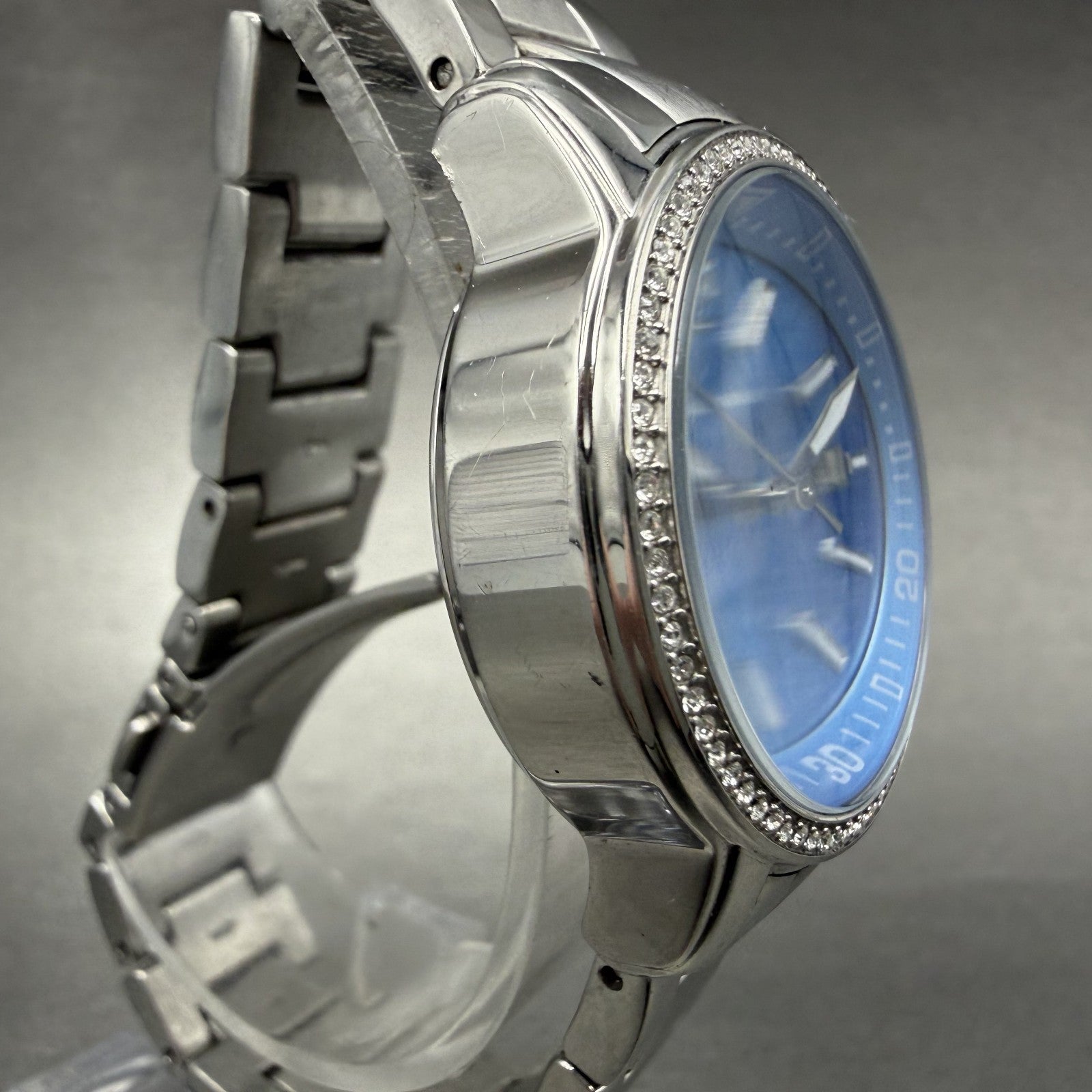 Tommy Bahama Watch Women 33mm Blue Dial Steel Date Round New Battery3