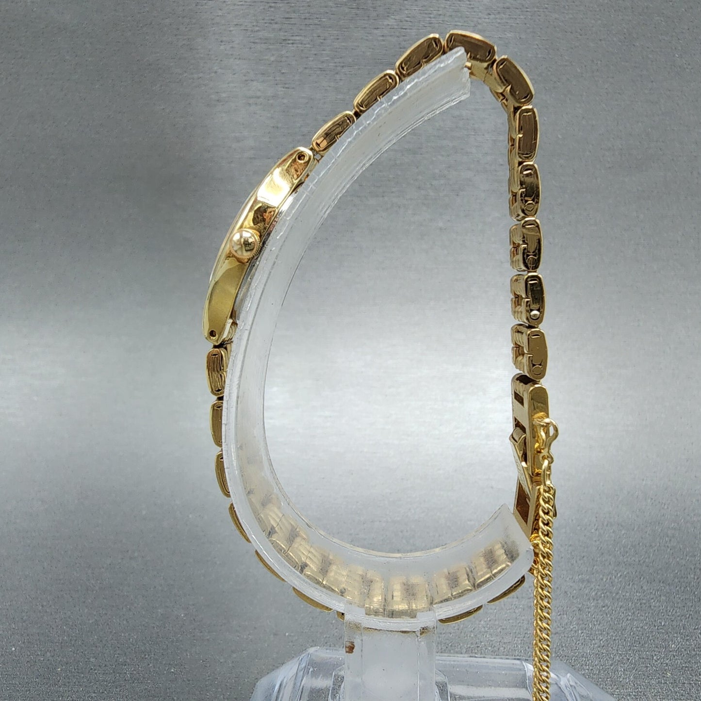 Seiko Watch Women 18mm Silver Dial Gold Tone Oval 2p206230 New Battery6