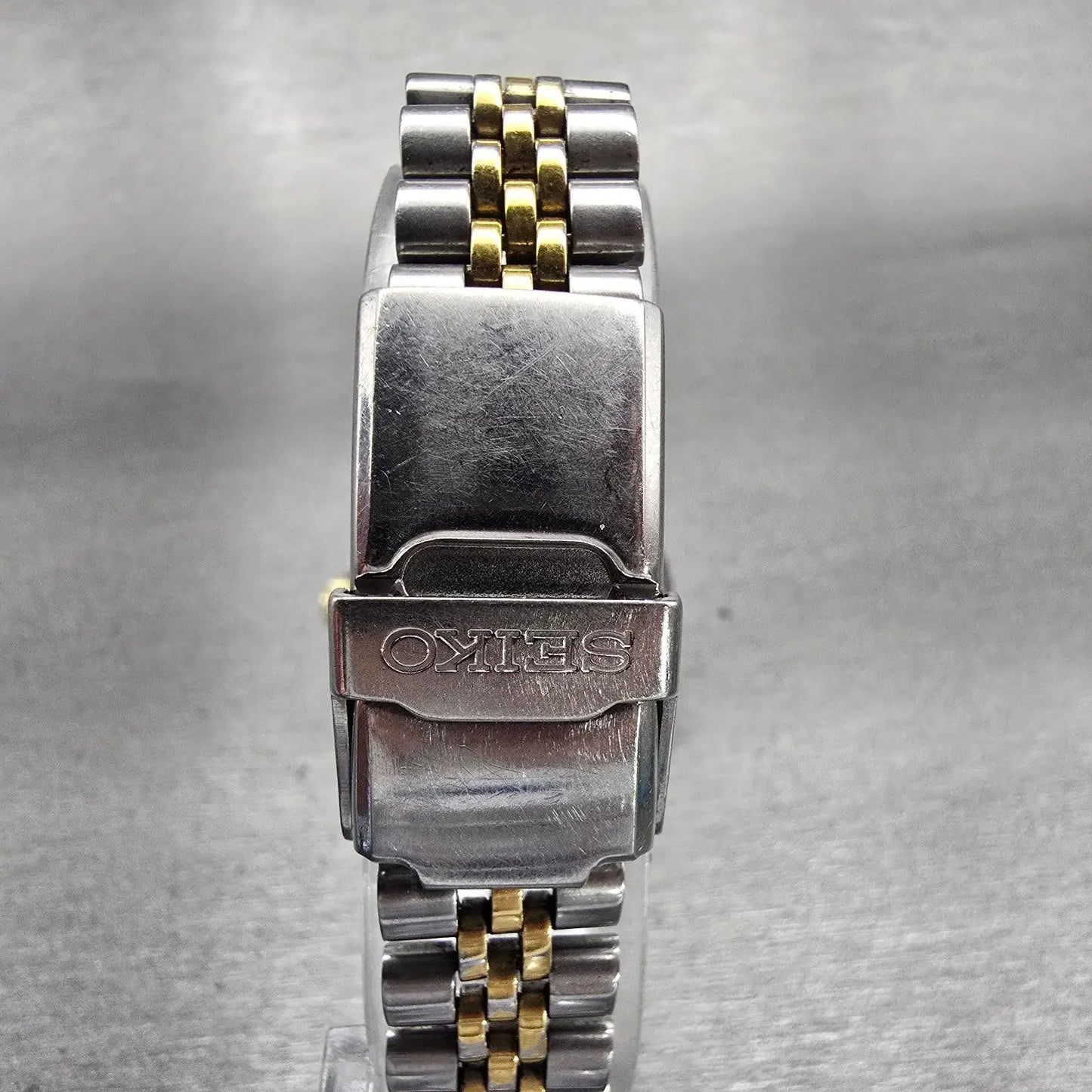 Seiko Sports 150 Watch Women 31mm Gold Dial Two Tone Date 7N82-6A20 New Battery7