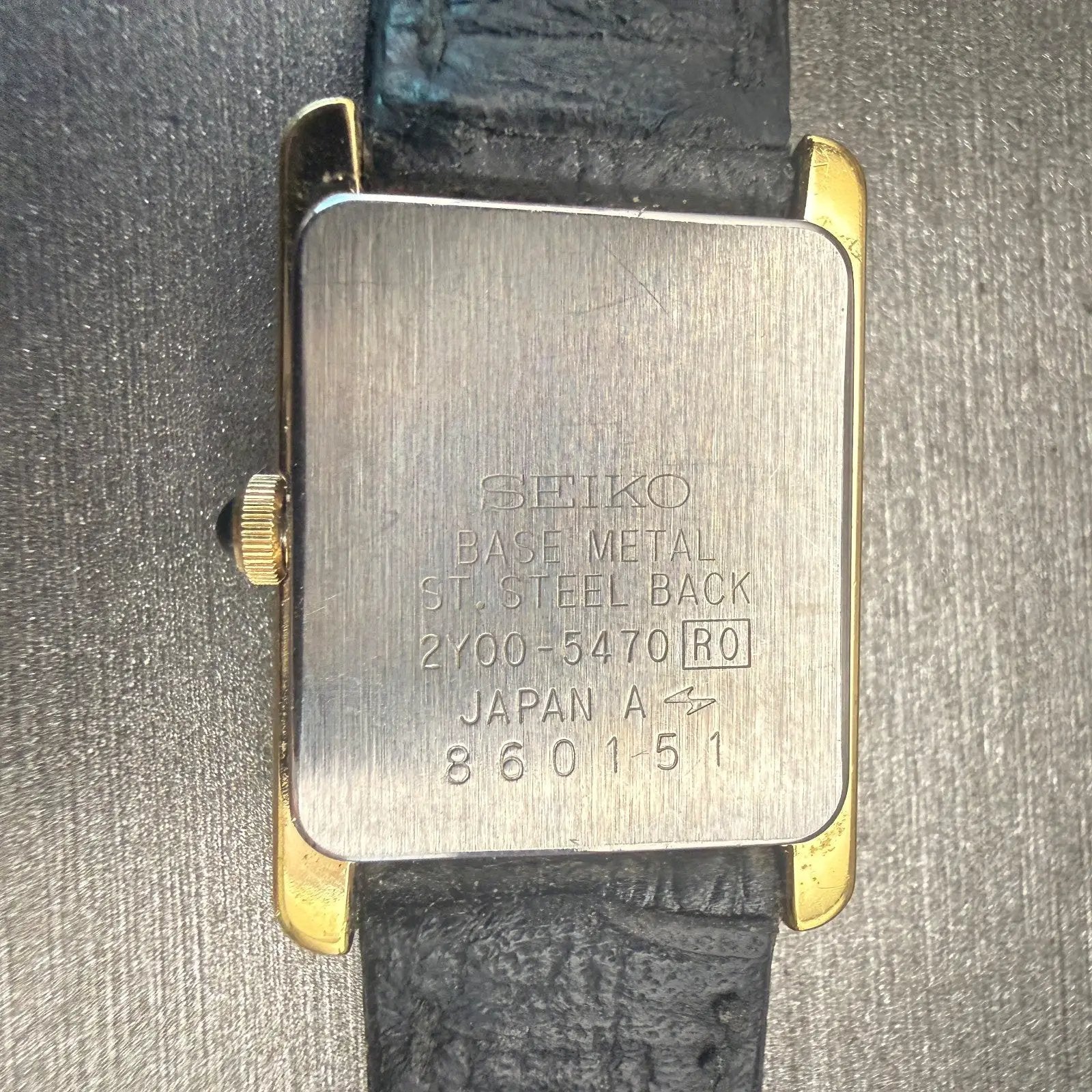 Seiko Tank Watch Women 18mm White Dial Gold Tone Rectangle 2Y00-5470 New Batt10
